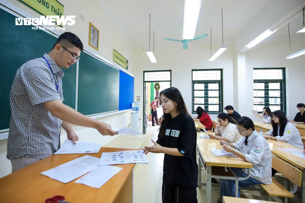 Hơn 1,16 triệu thí sinh bước vào kỳ thi tốt nghiệp THPT lịch sử - 17