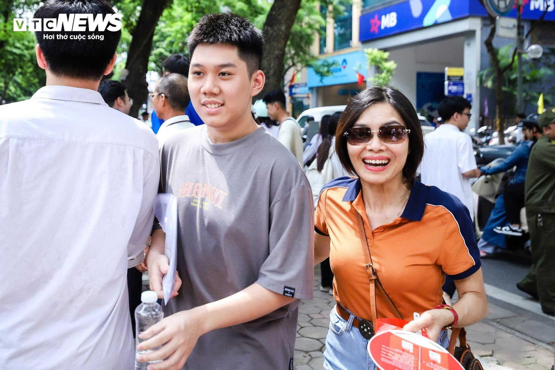 Thí sinh 'vỗ ngực đôm đốp' tự tin đạt 9 điểm môn Văn tốt nghiệp - 3