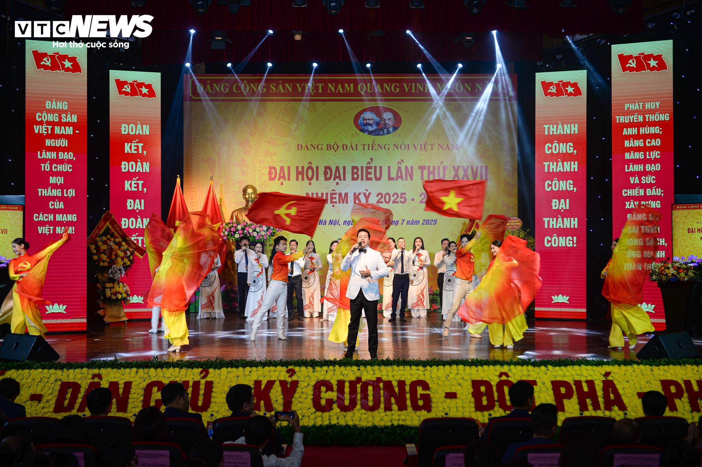 Khai mạc Đại hội Đại biểu Đảng bộ Đài Tiếng nói Việt Nam lần thứ XXVII - 1