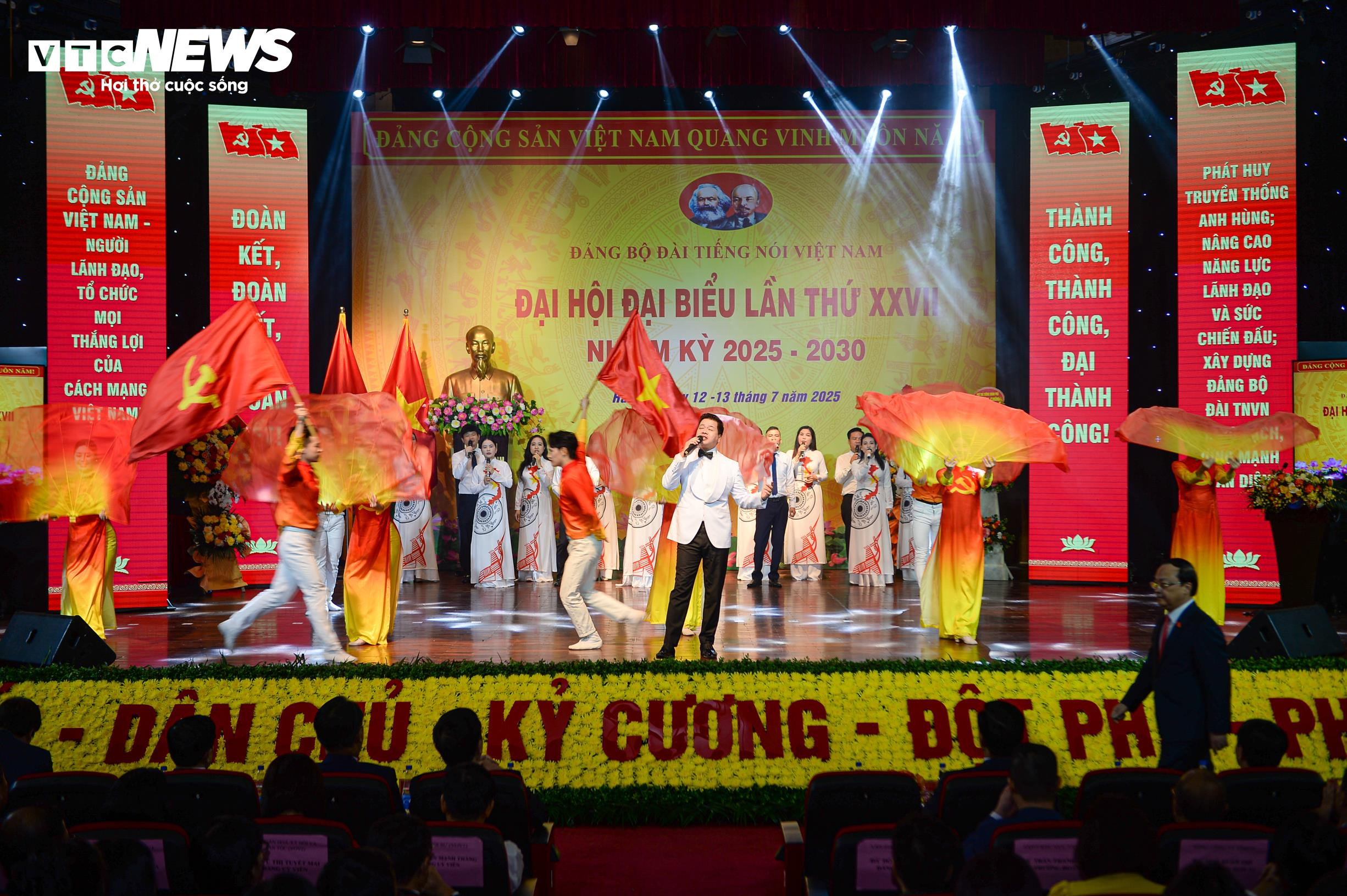 Khai mạc Đại hội Đại biểu Đảng bộ Đài Tiếng nói Việt Nam lần thứ XXVII - 16