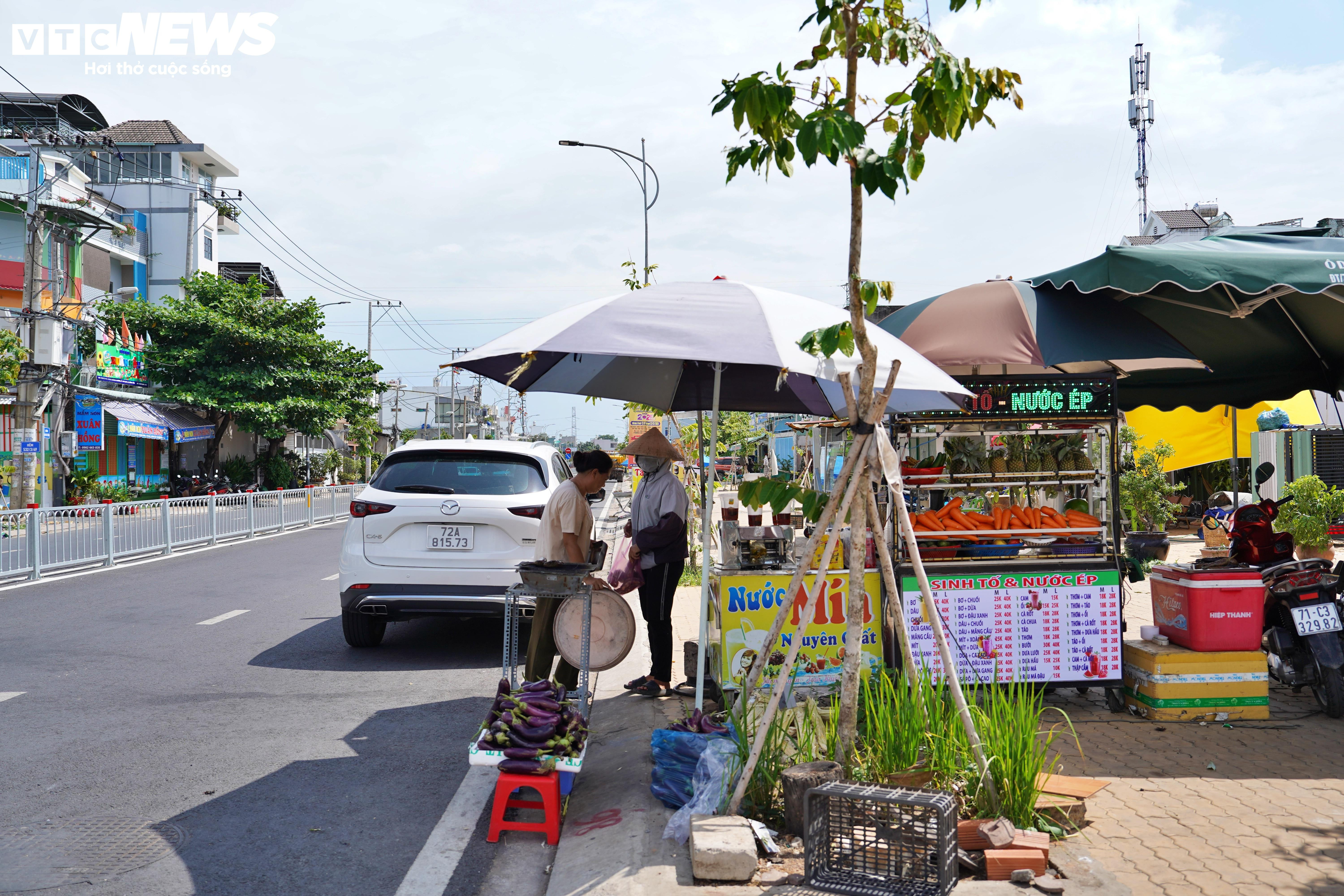 Rạch chống ngập thành đường sau 4 năm cải tạo ở TP.HCM - 8