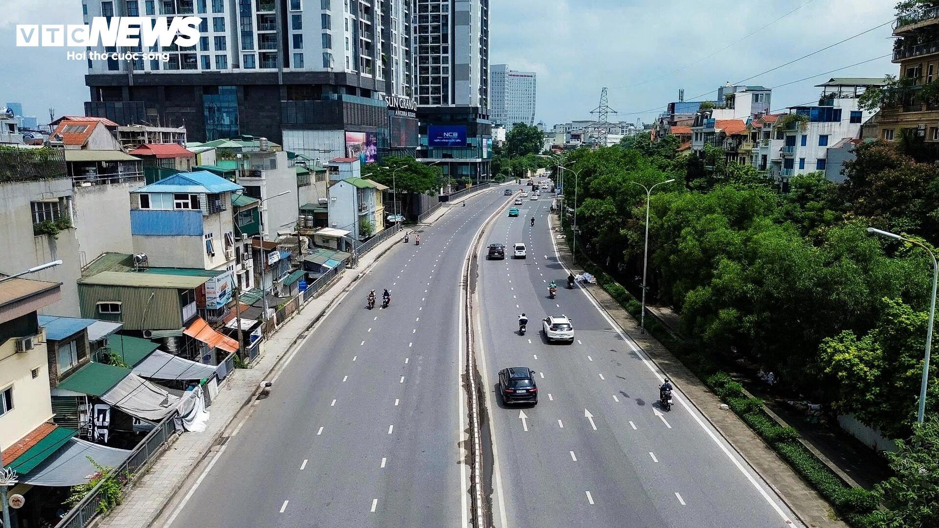 Cận cảnh tuyến đường Vành đai 1 cấm xe máy xăng từ tháng 7/2026 - 15