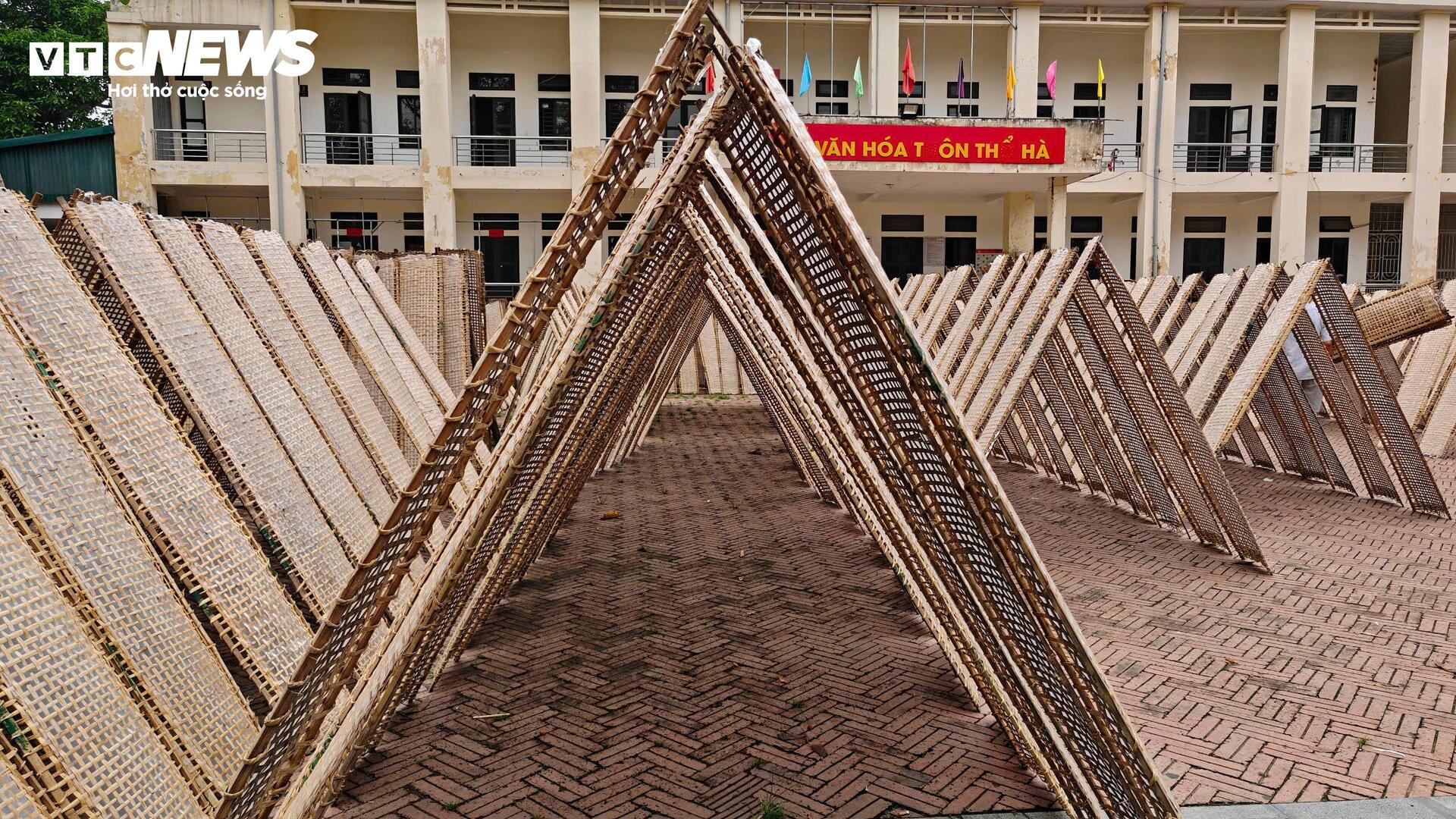 Khám phá nghề truyền thống bánh đa nem Thổ Hà ở Bắc Ninh - 7