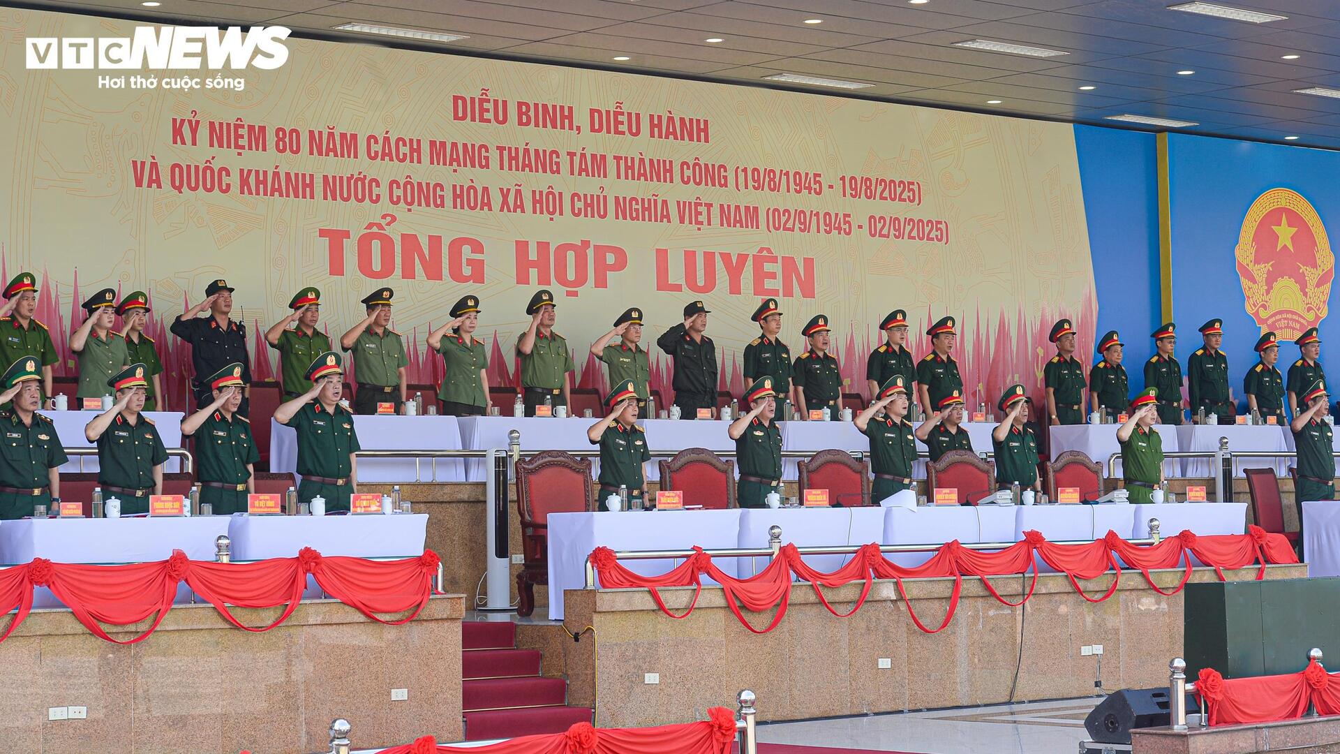 Ấn tượng màn tổng hợp luyện của hơn 15.600 chiến sĩ quân đội, công an - 1