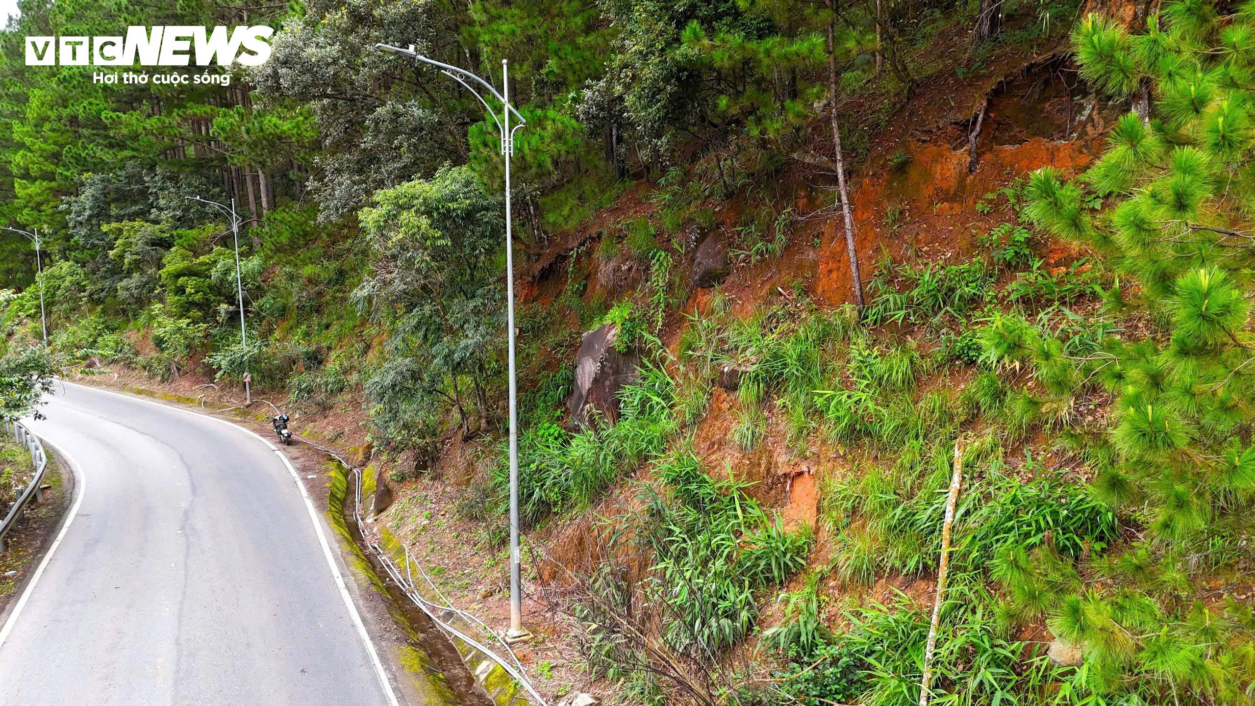 Rùng mình đi dưới những quả đồi chực chờ sạt lở ở Đà Lạt - 7