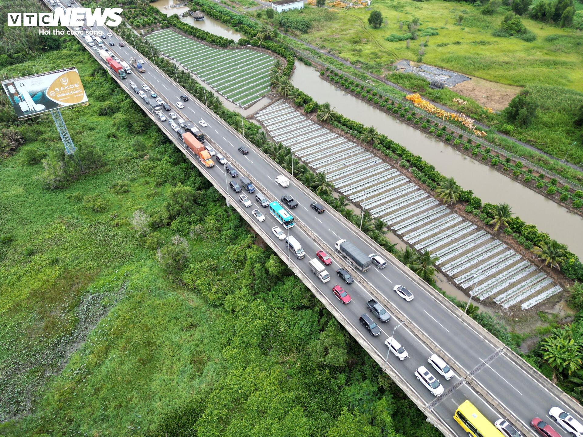 Sửa cao tốc Long Thành, nhiều tuyến đường ở TP.HCM, Đồng Nai kẹt xe kéo dài - 4