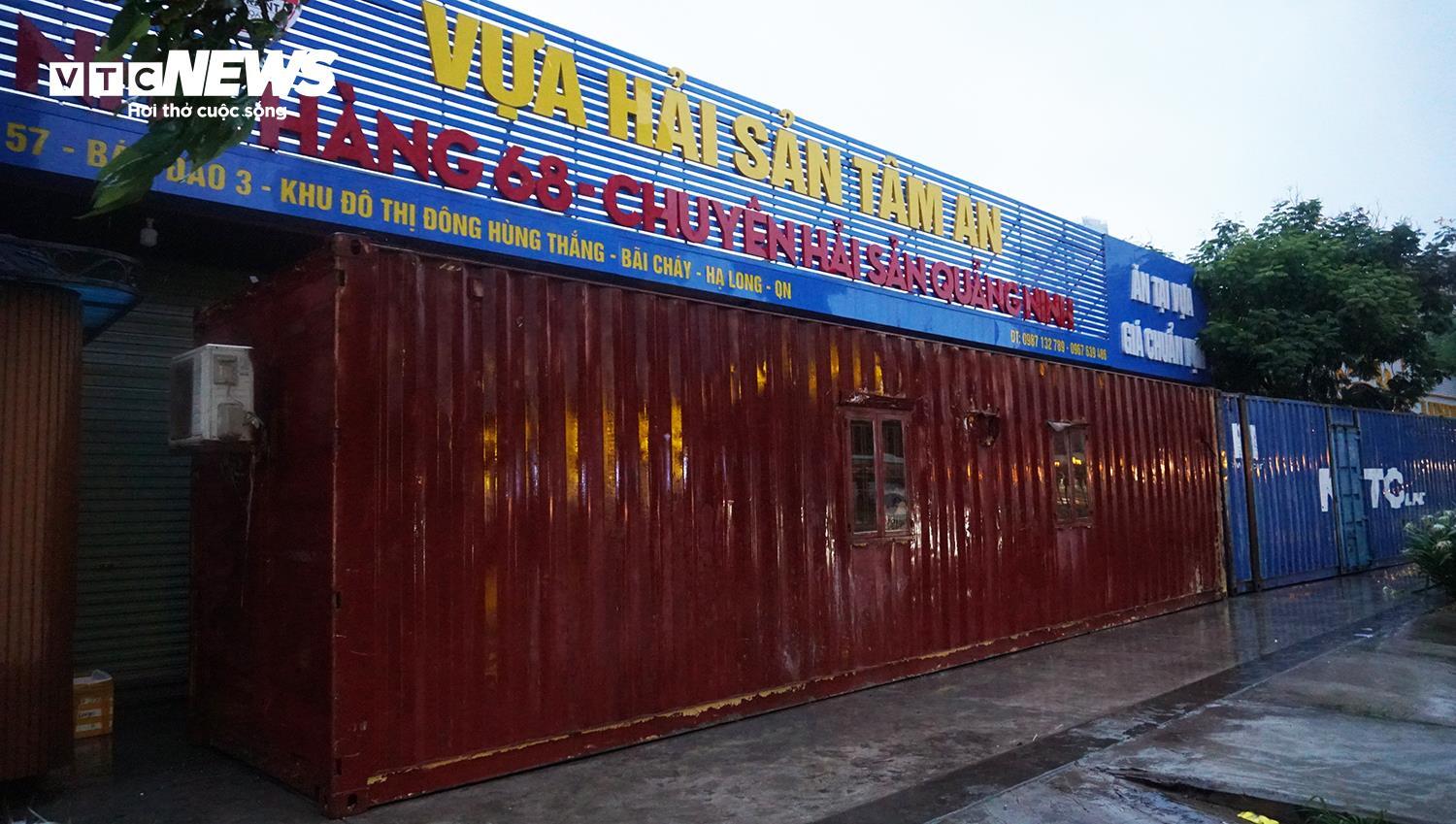 Người dân Quảng Ninh thuê dàn container, xe tải chặn trước cửa ứng phó bão Wipha - 3