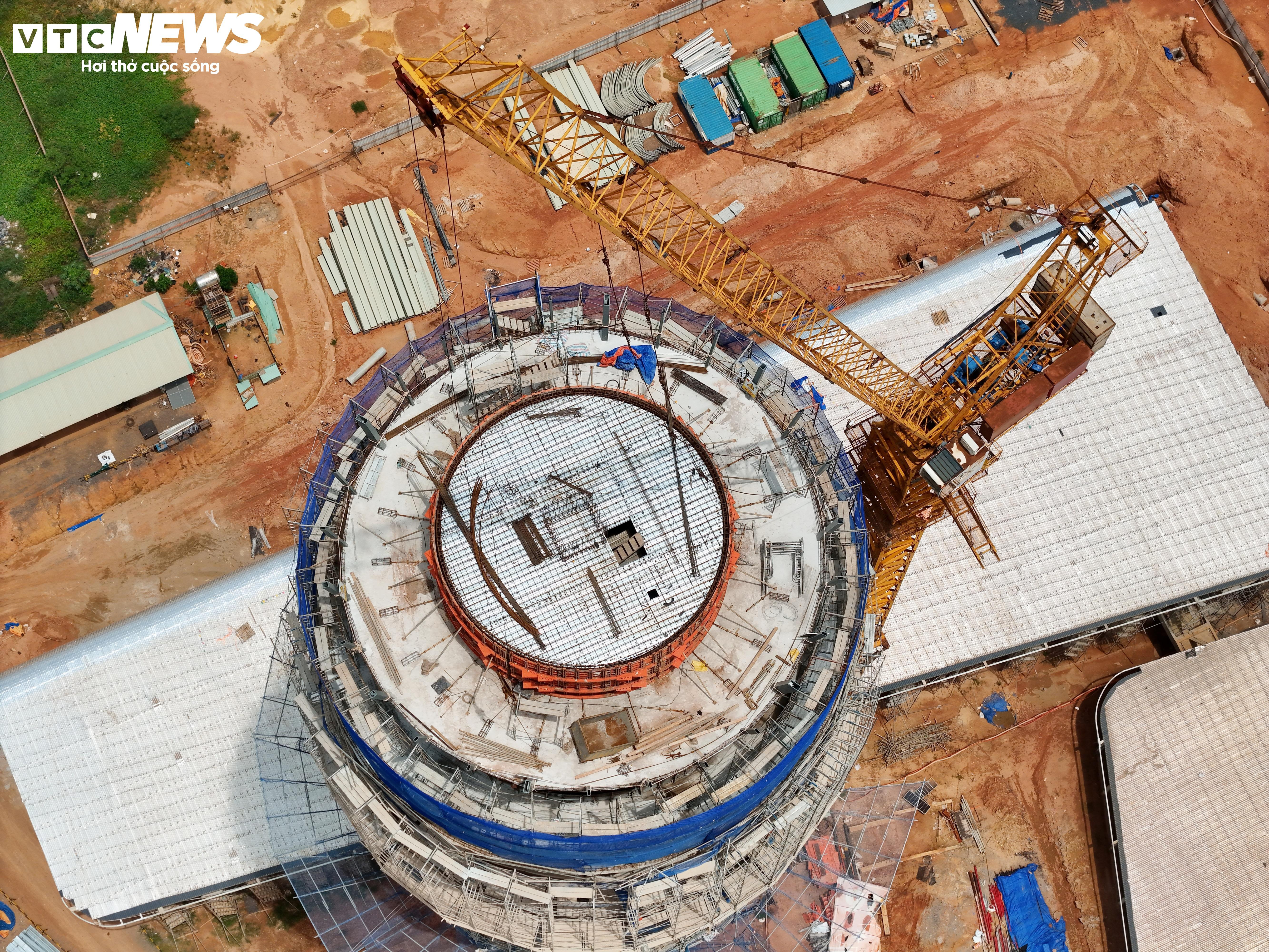 Cận cảnh tháp không lưu cao nhất Việt Nam vừa hoàn tất đổ mái - 6