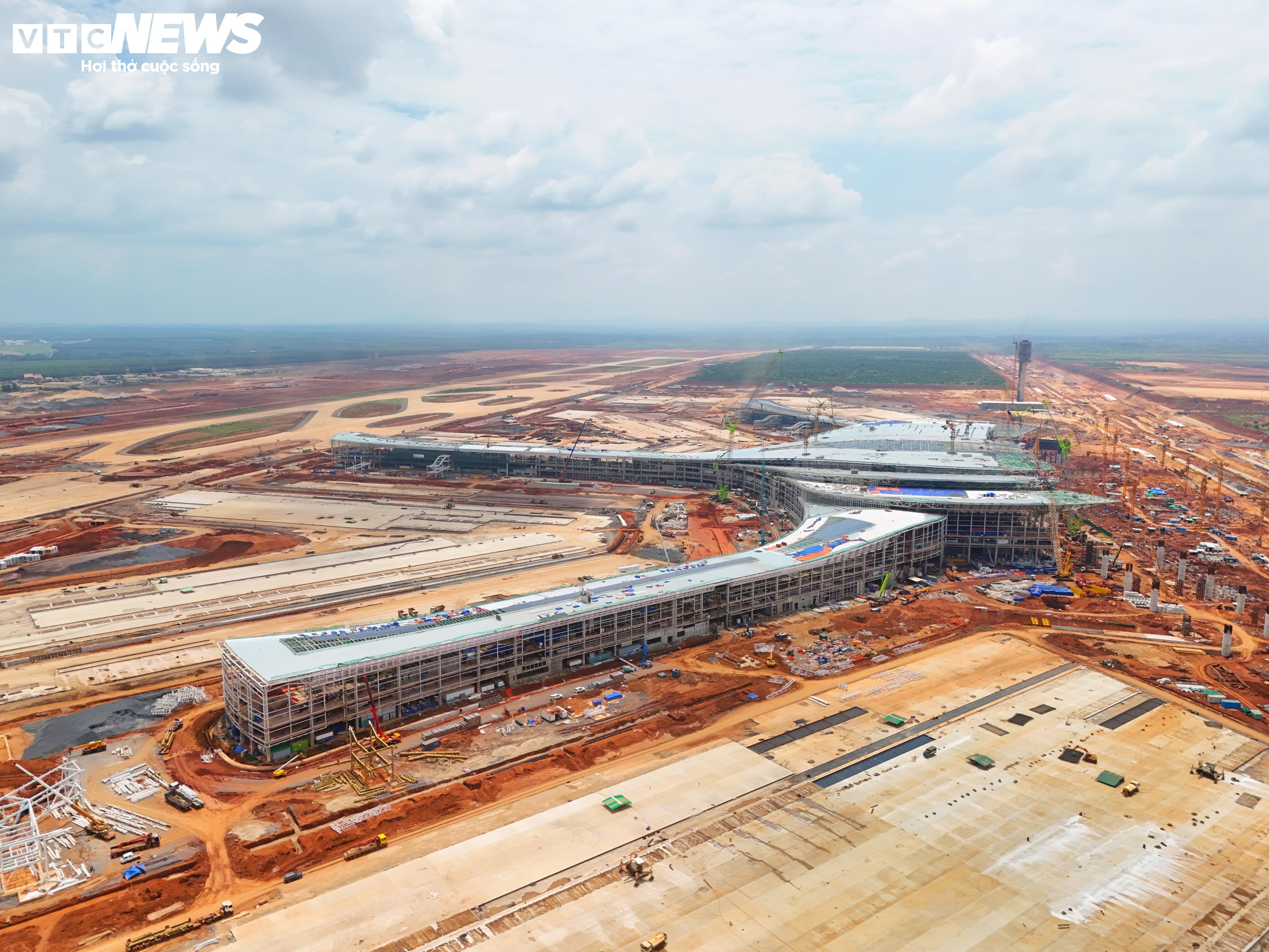 Cận cảnh tháp không lưu cao nhất Việt Nam vừa hoàn tất đổ mái - 9