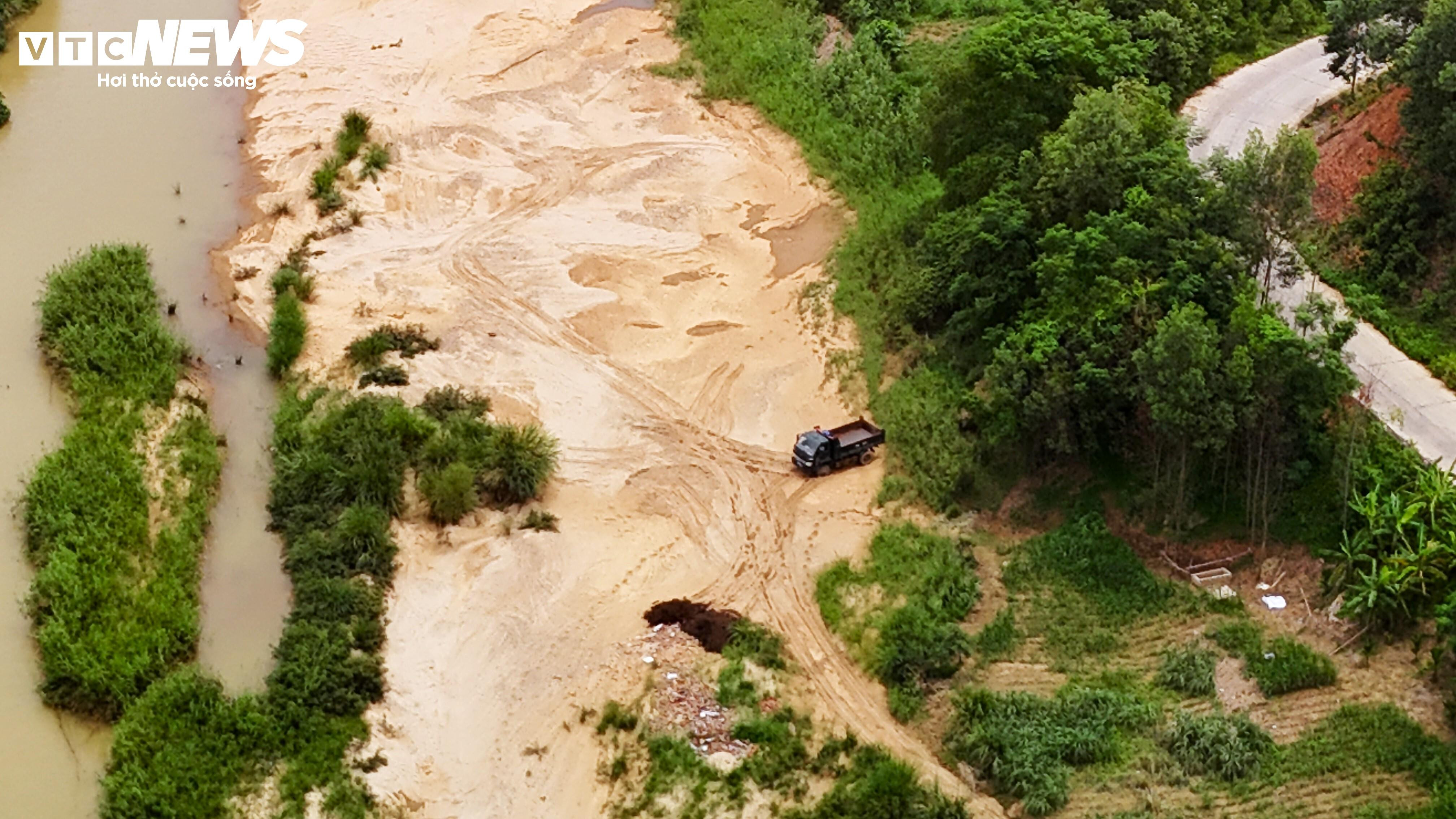 Sống chơi vơi bên mép sông, người dân Gia Lai thấp thỏm lo ‘hà bá’ nuốt nhà - 9