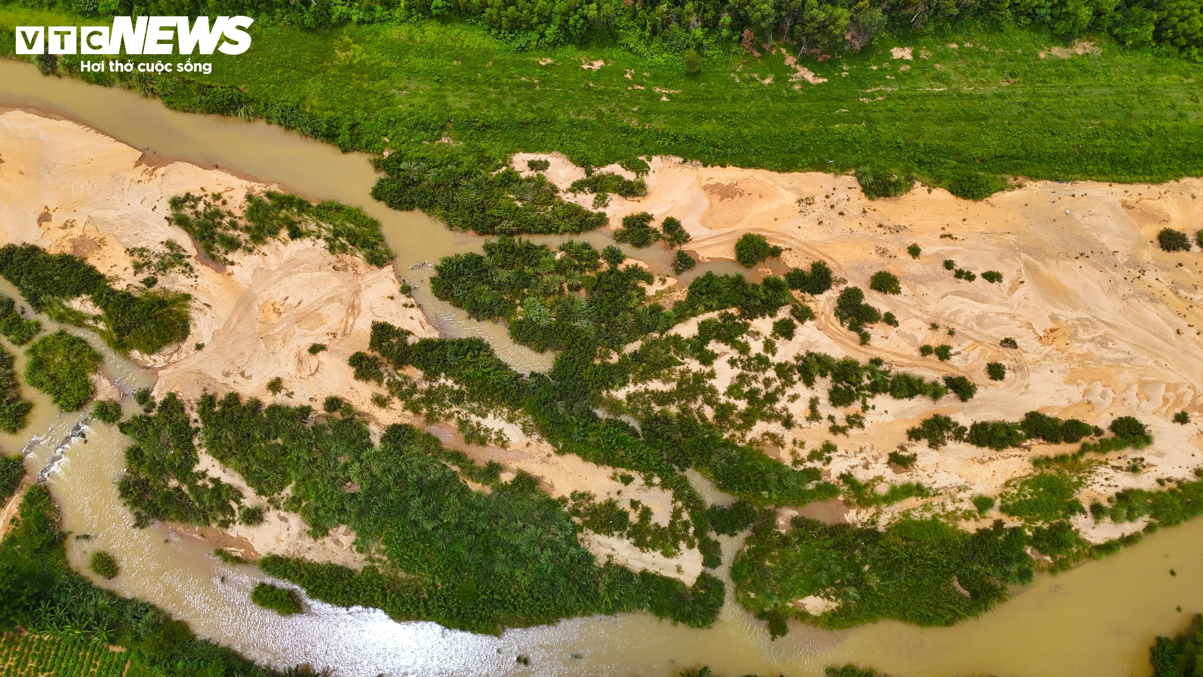 Sống chơi vơi bên mép sông, người dân Gia Lai thấp thỏm lo ‘hà bá’ nuốt nhà - 10