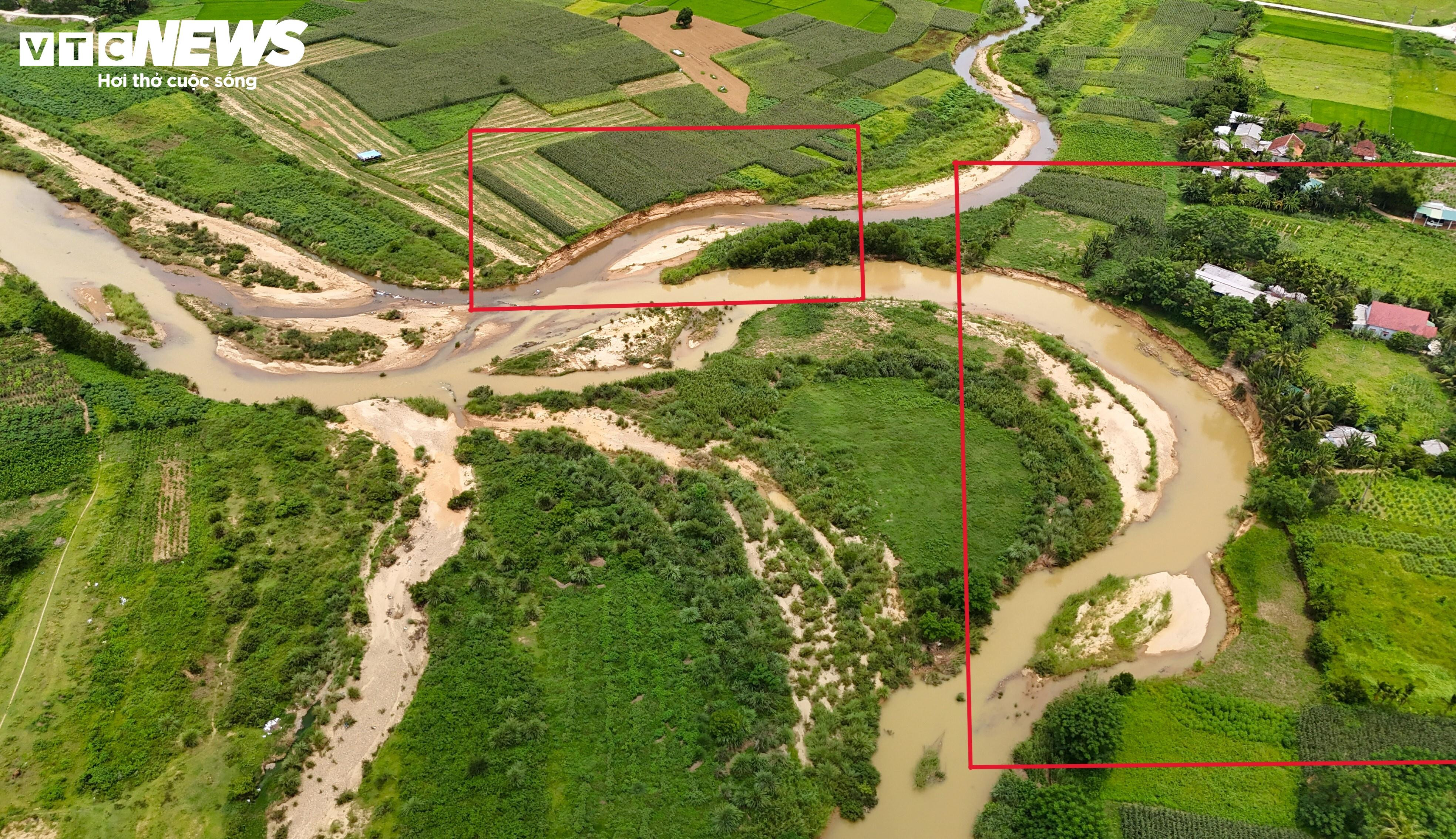 Sống chơi vơi bên mép sông, người dân Gia Lai thấp thỏm lo ‘hà bá’ nuốt nhà - 1