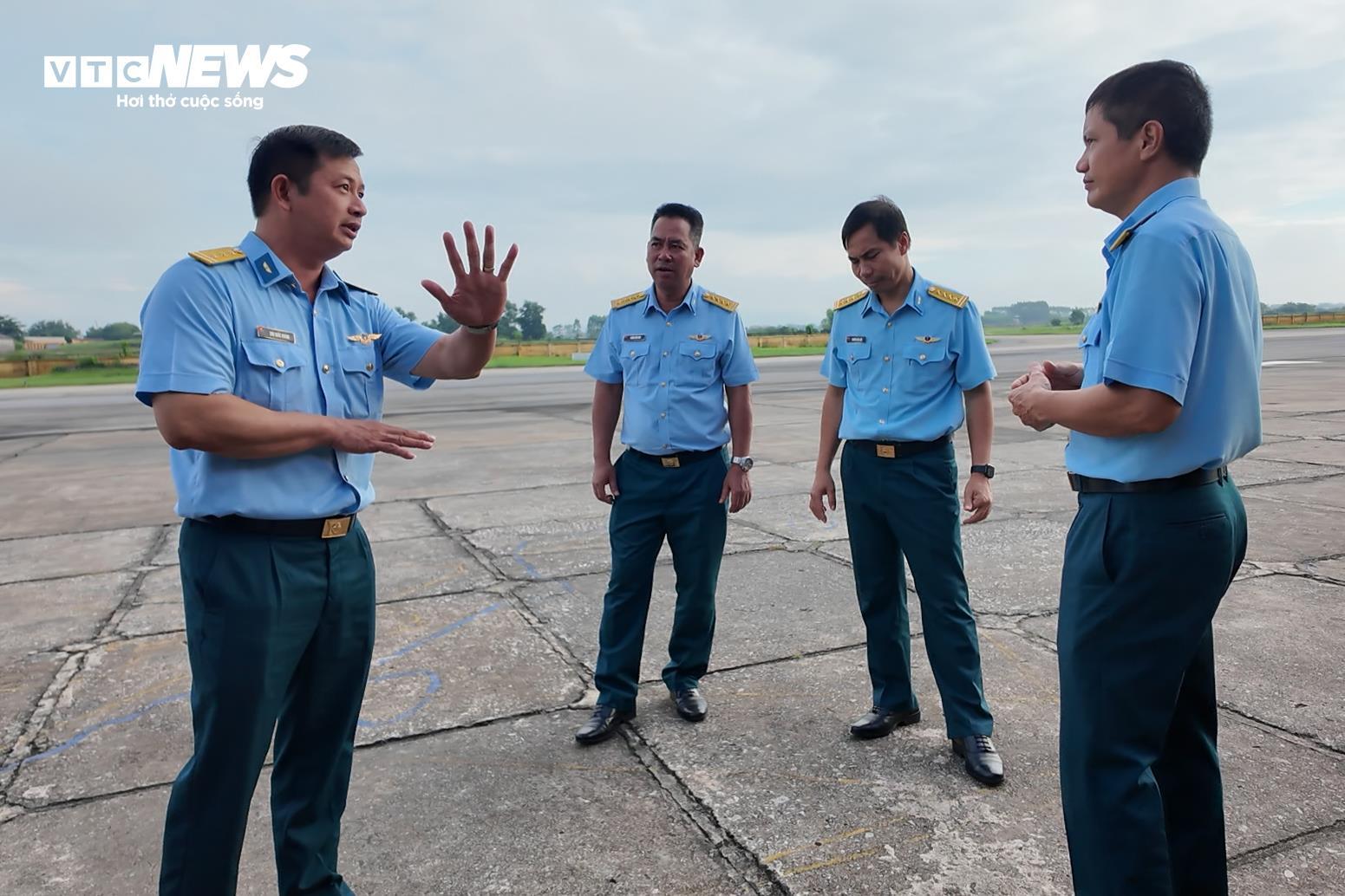 Đội hình bay của chiến đấu cơ Su-30MK2 làm chủ bầu trời hướng tới 2/9 - 15