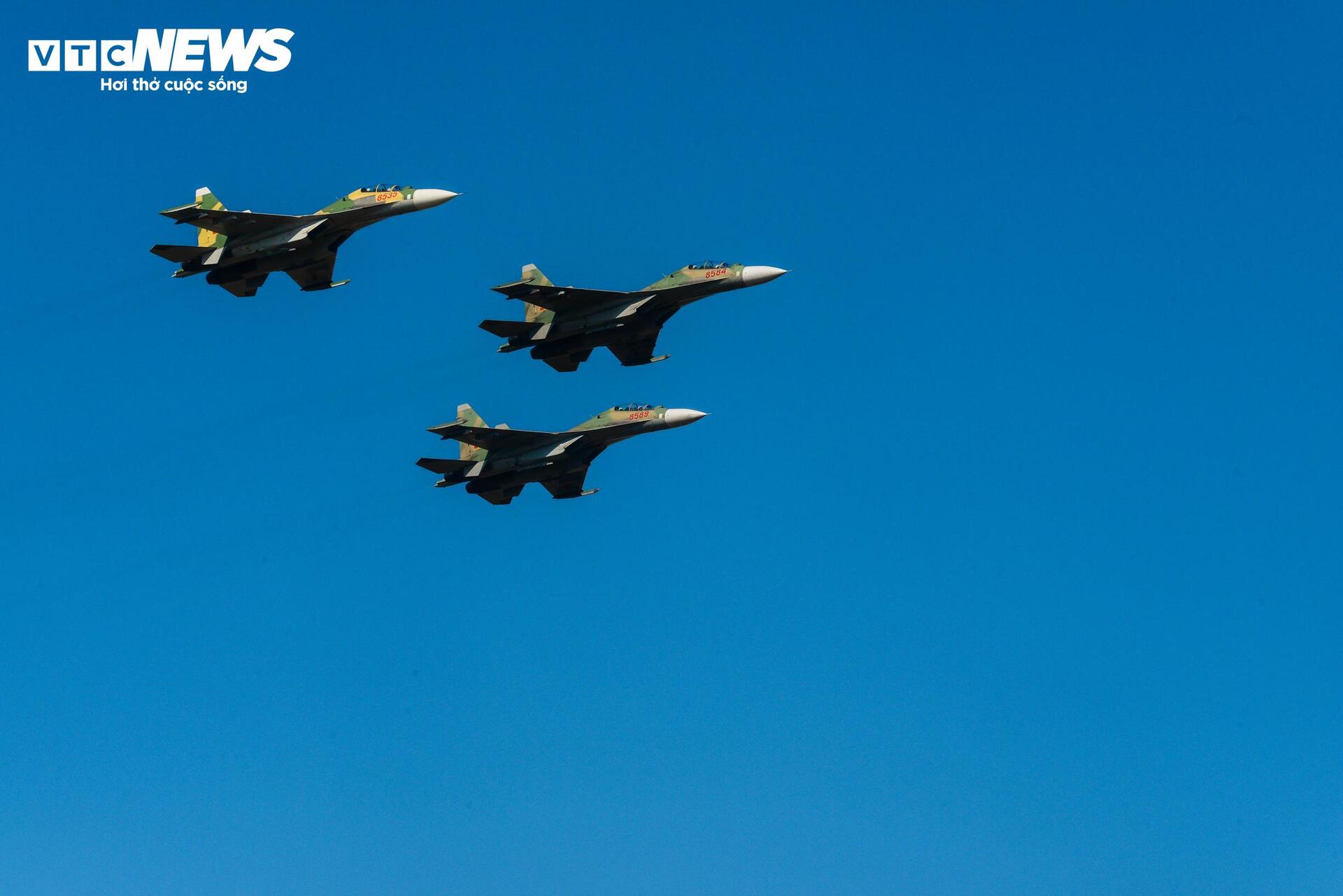 Một ngày thầm lặng của kỹ thuật viên không quân bên chiến đấu cơ Su-30MK2 - 17
