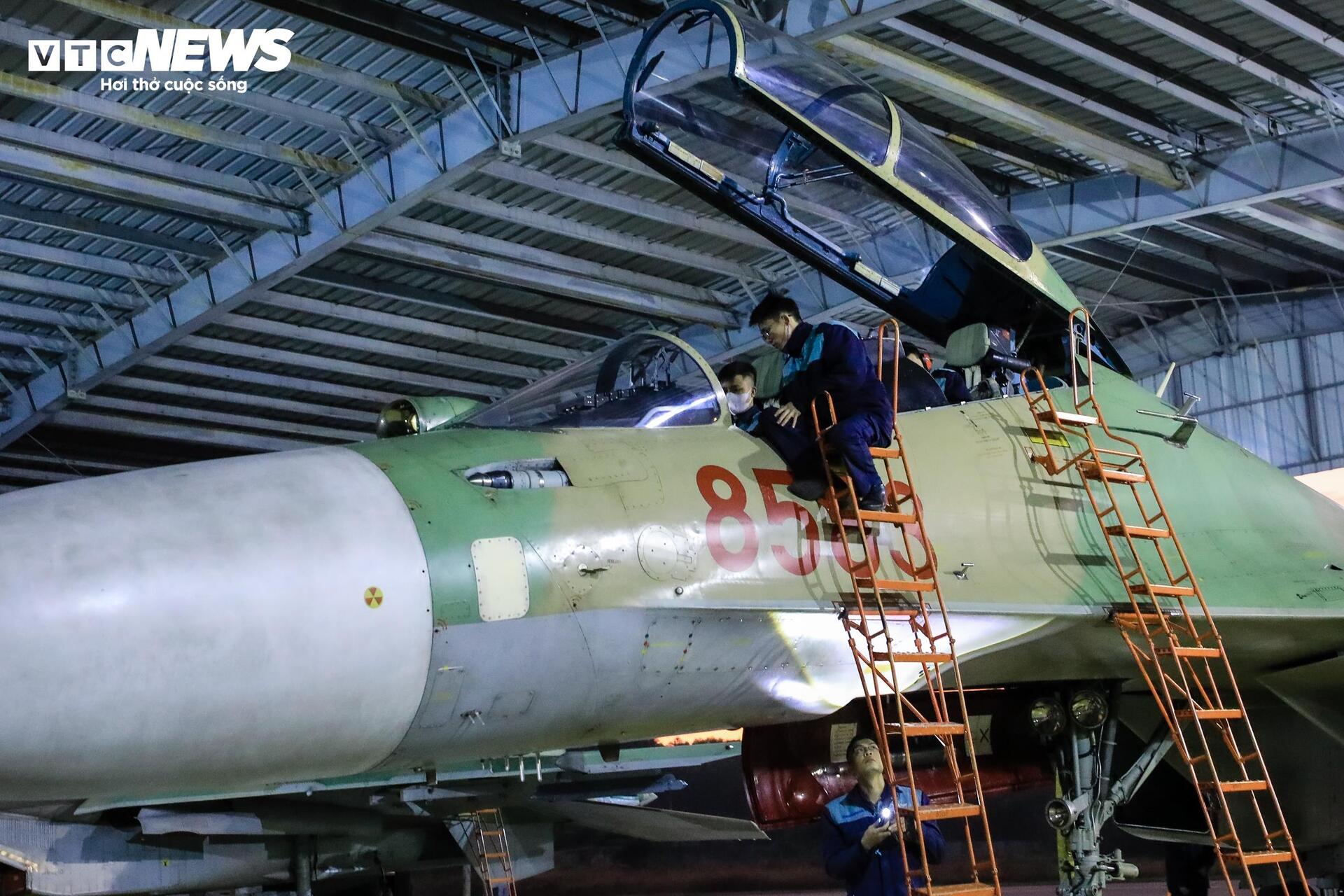 Một ngày thầm lặng của kỹ thuật viên không quân bên chiến đấu cơ Su-30MK2 - 3