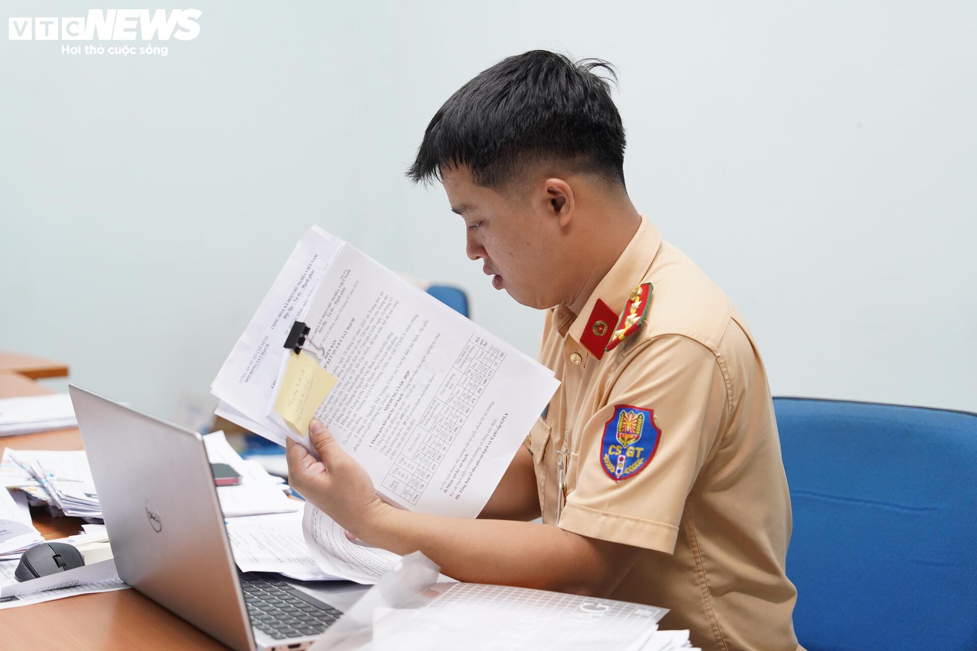 Thi bằng lái xuyên đêm, CSGT TP.HCM giải quyết hơn 75.000 hồ sơ tồn đọng - 5