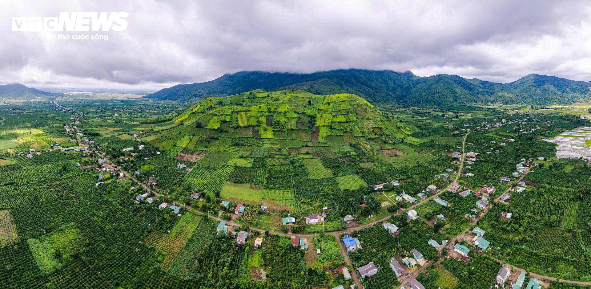 Chiêm ngưỡng núi lửa Chư Đăng Ya triệu năm tuổi ở Gia Lai - 10