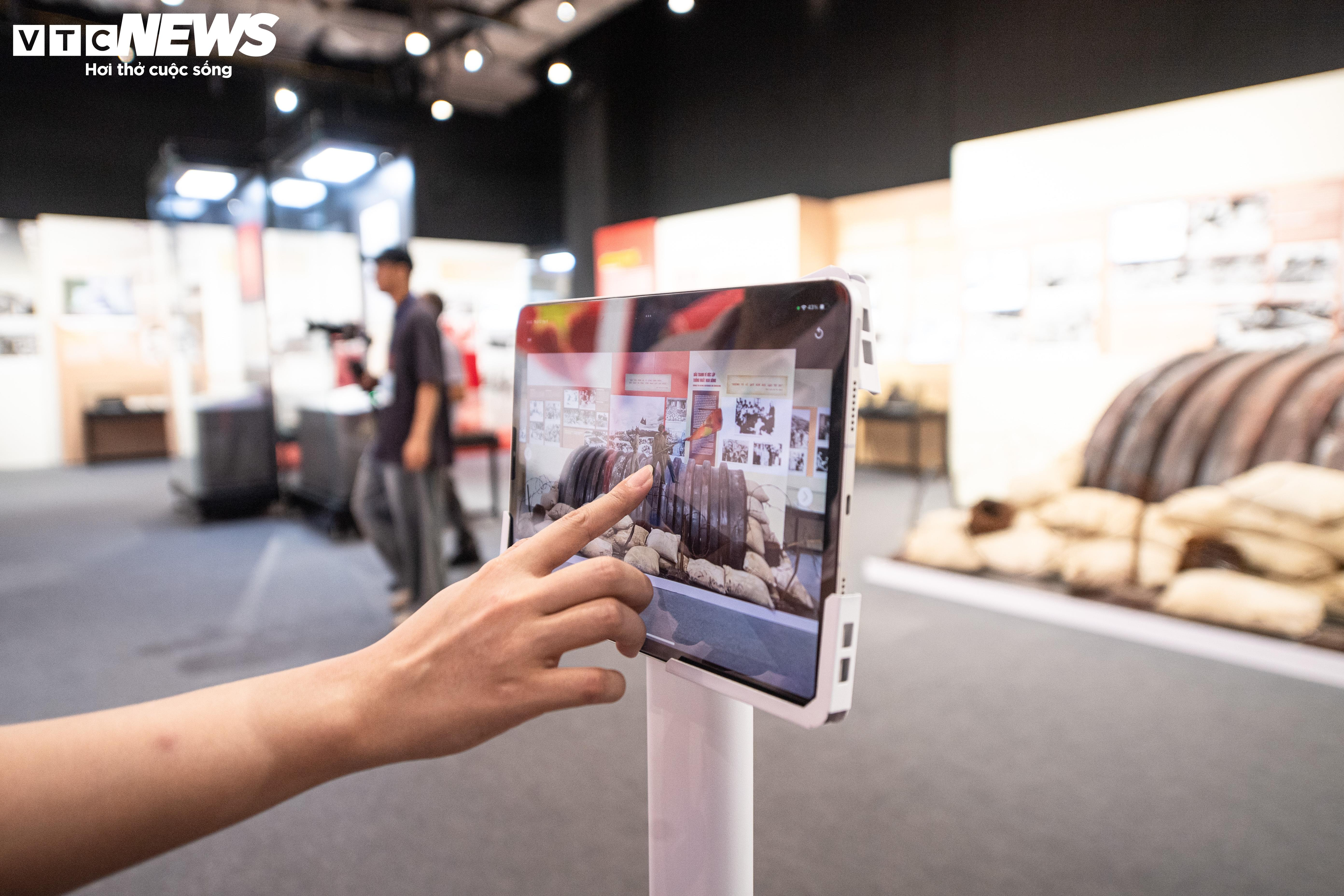 Triển lãm 'Giữ trọn lời thề độc lập' ứng dụng AR đưa lịch sử đến gần giới trẻ - 8