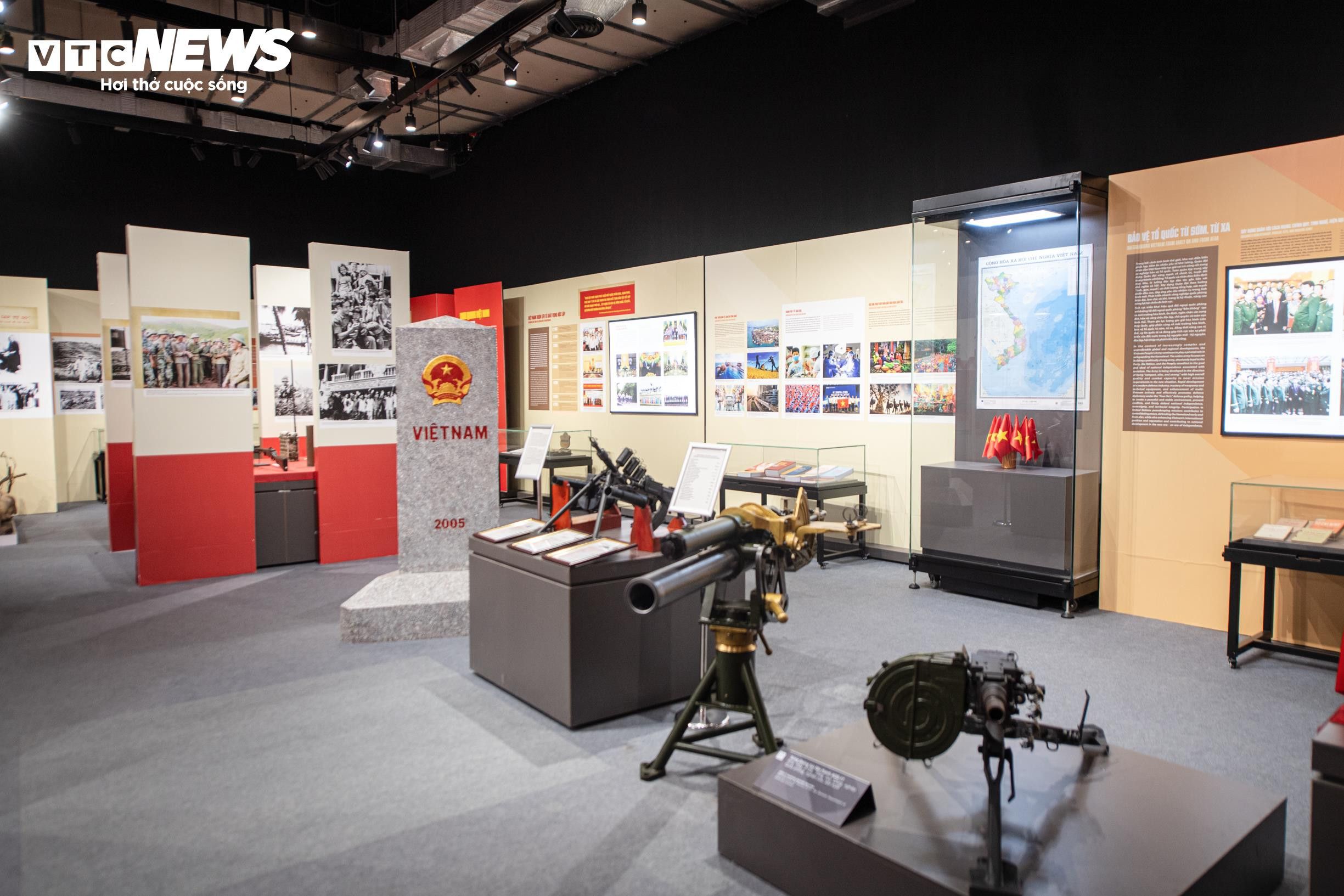 Triển lãm 'Giữ trọn lời thề độc lập' ứng dụng AR đưa lịch sử đến gần giới trẻ - 14