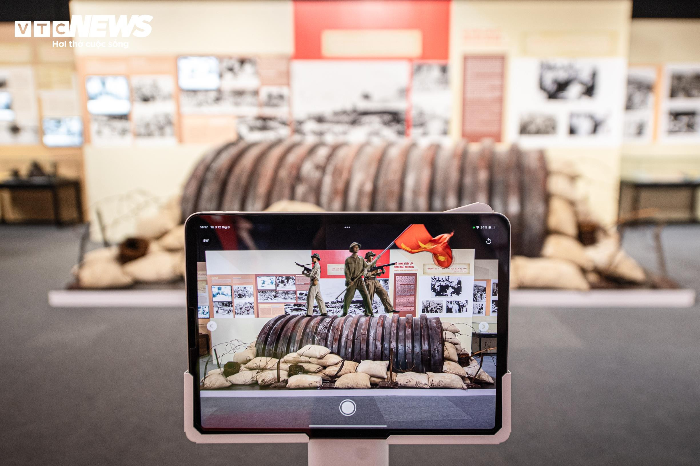 Triển lãm 'Giữ trọn lời thề độc lập' ứng dụng AR đưa lịch sử đến gần giới trẻ - 5