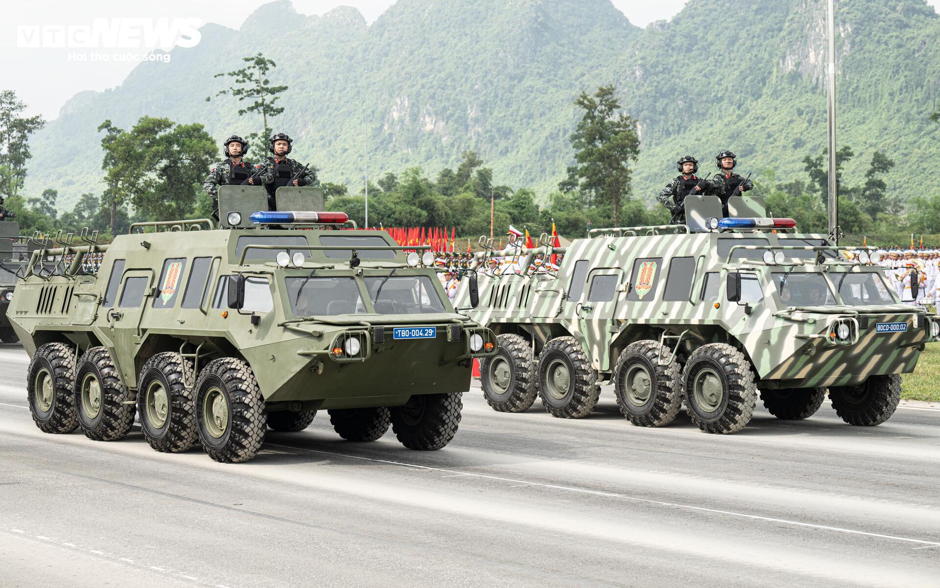 ‘Chiến binh thép’ chống khủng bố lần đầu hợp luyện diễu binh mừng Quốc khánh 2/9 - 7