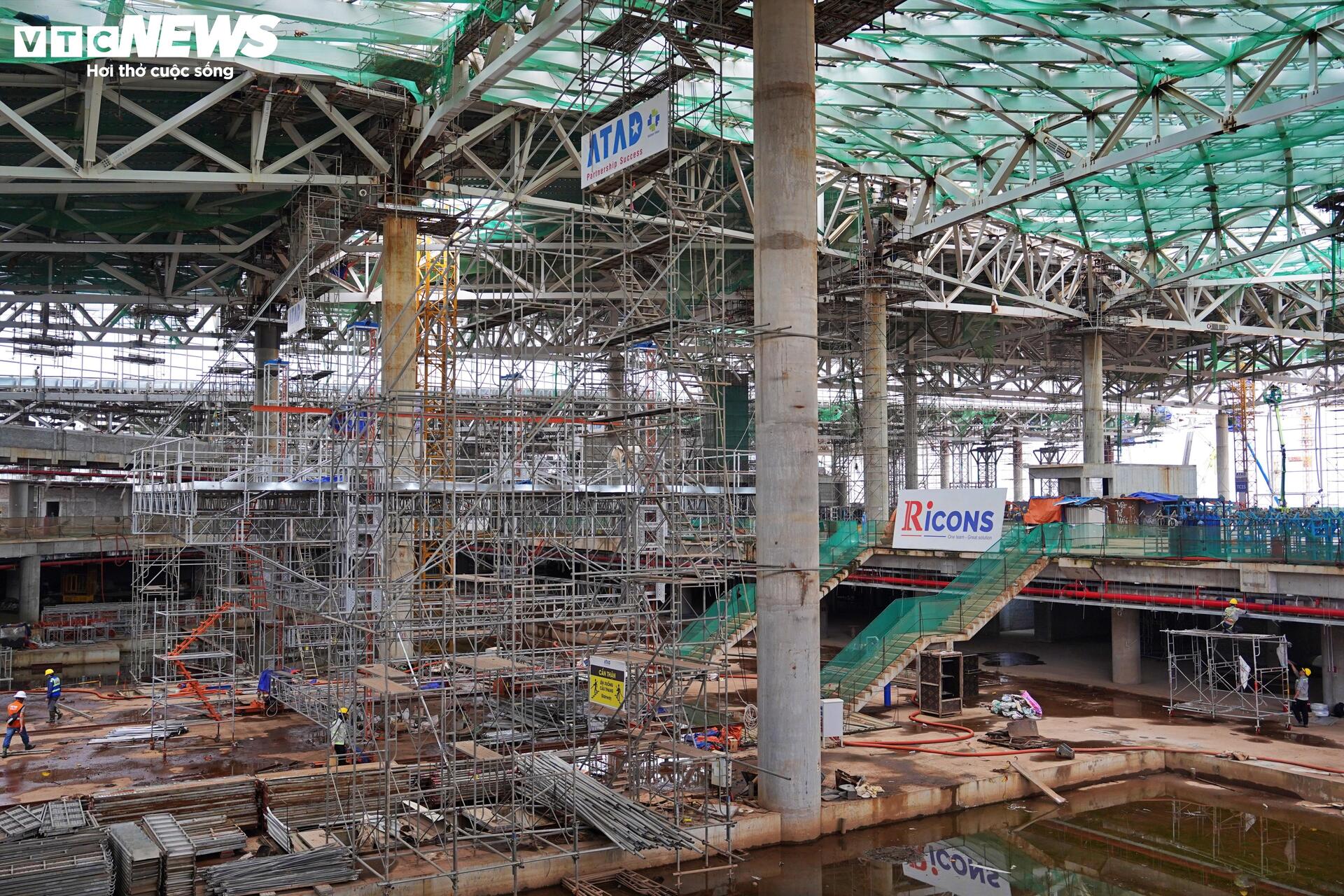 Tăng tốc thi công các hạng mục cuối bên trong nhà ga sân bay Long Thành - 3