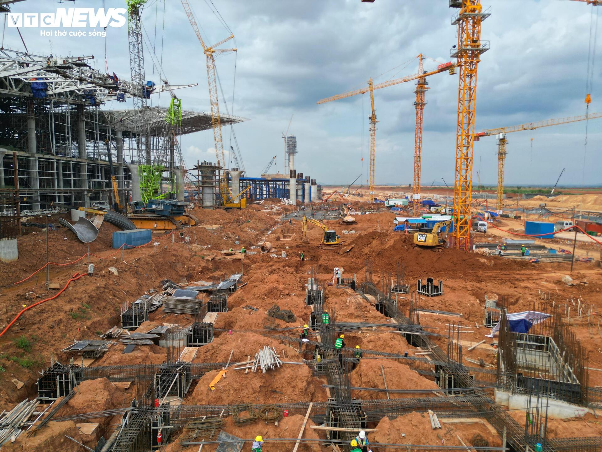 Tăng tốc thi công các hạng mục cuối bên trong nhà ga sân bay Long Thành - 17