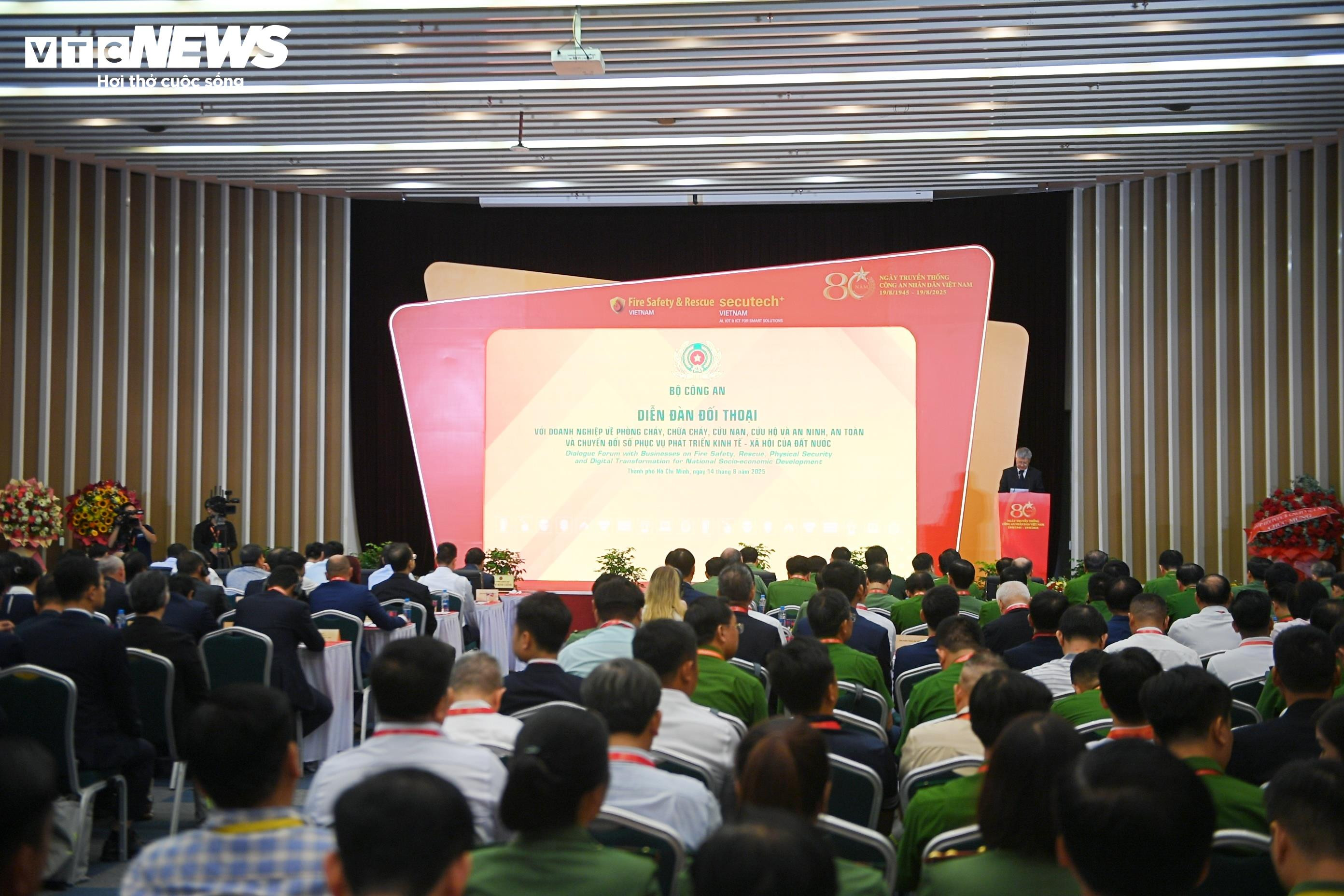 Thủ tướng dự diễn đàn PCCC, kêu gọi xây dựng xã hội an toàn, giảm rủi ro - 2