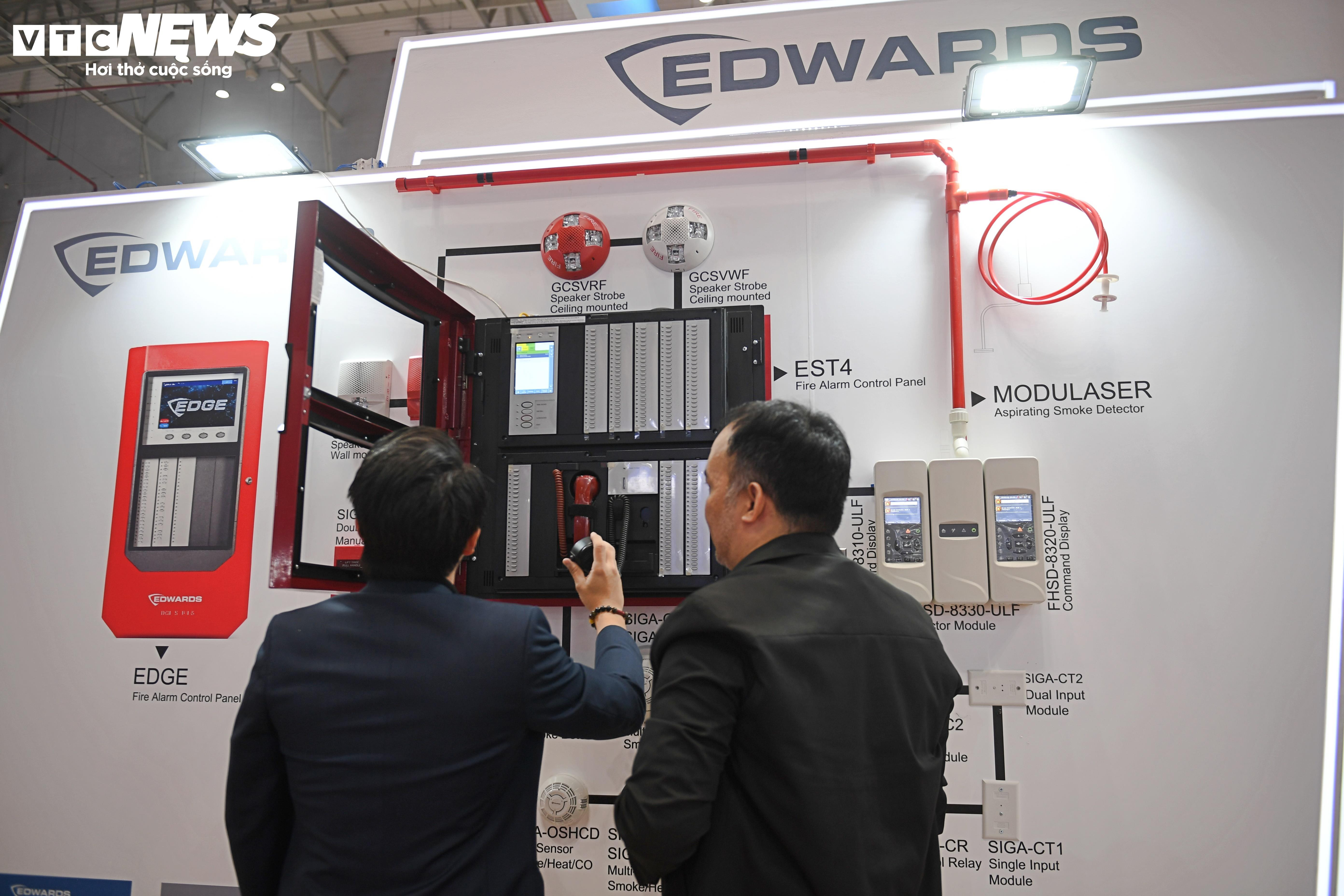 Thủ tướng dự diễn đàn PCCC, kêu gọi xây dựng xã hội an toàn, giảm rủi ro - 10