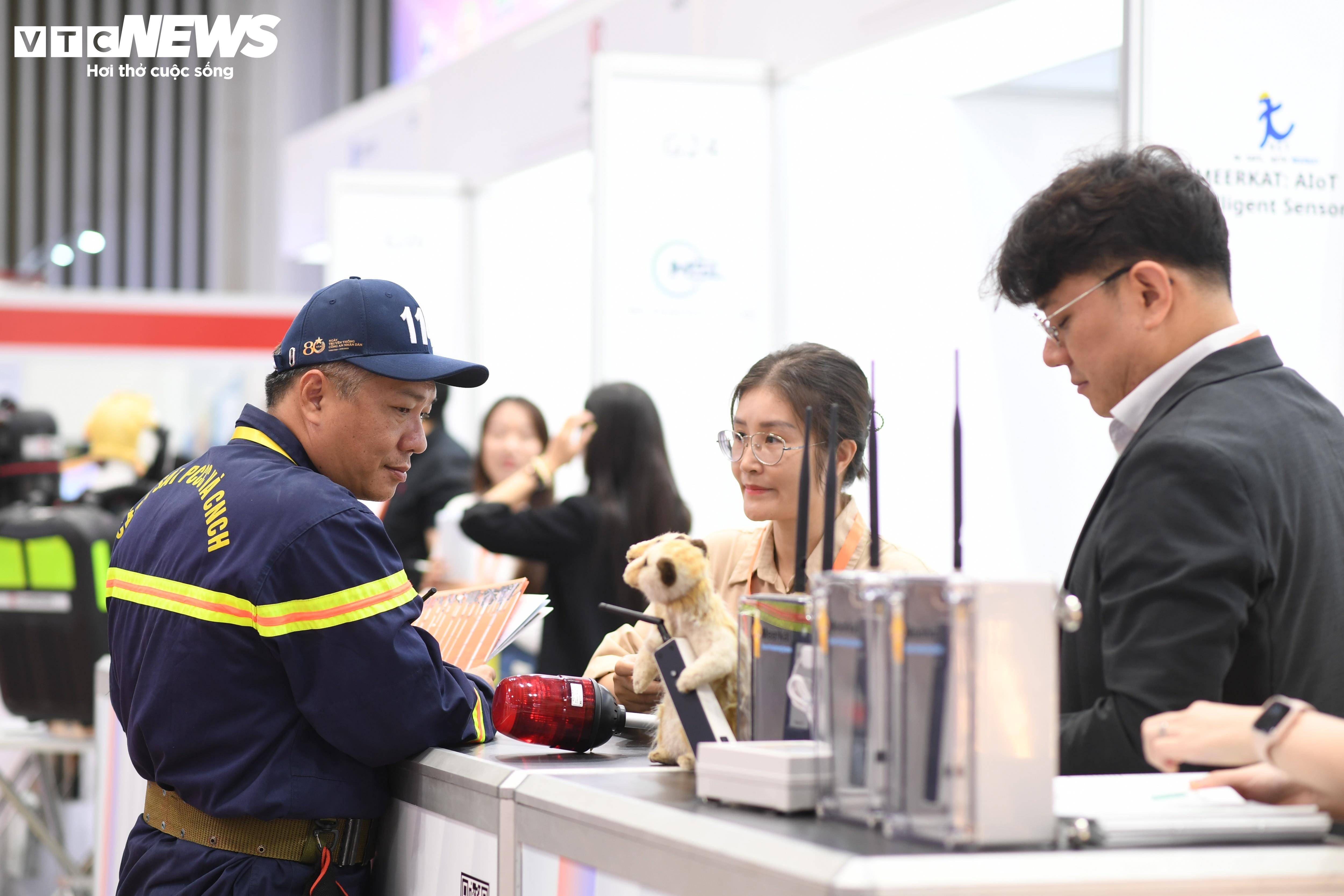 Thủ tướng dự diễn đàn PCCC, kêu gọi xây dựng xã hội an toàn, giảm rủi ro - 9