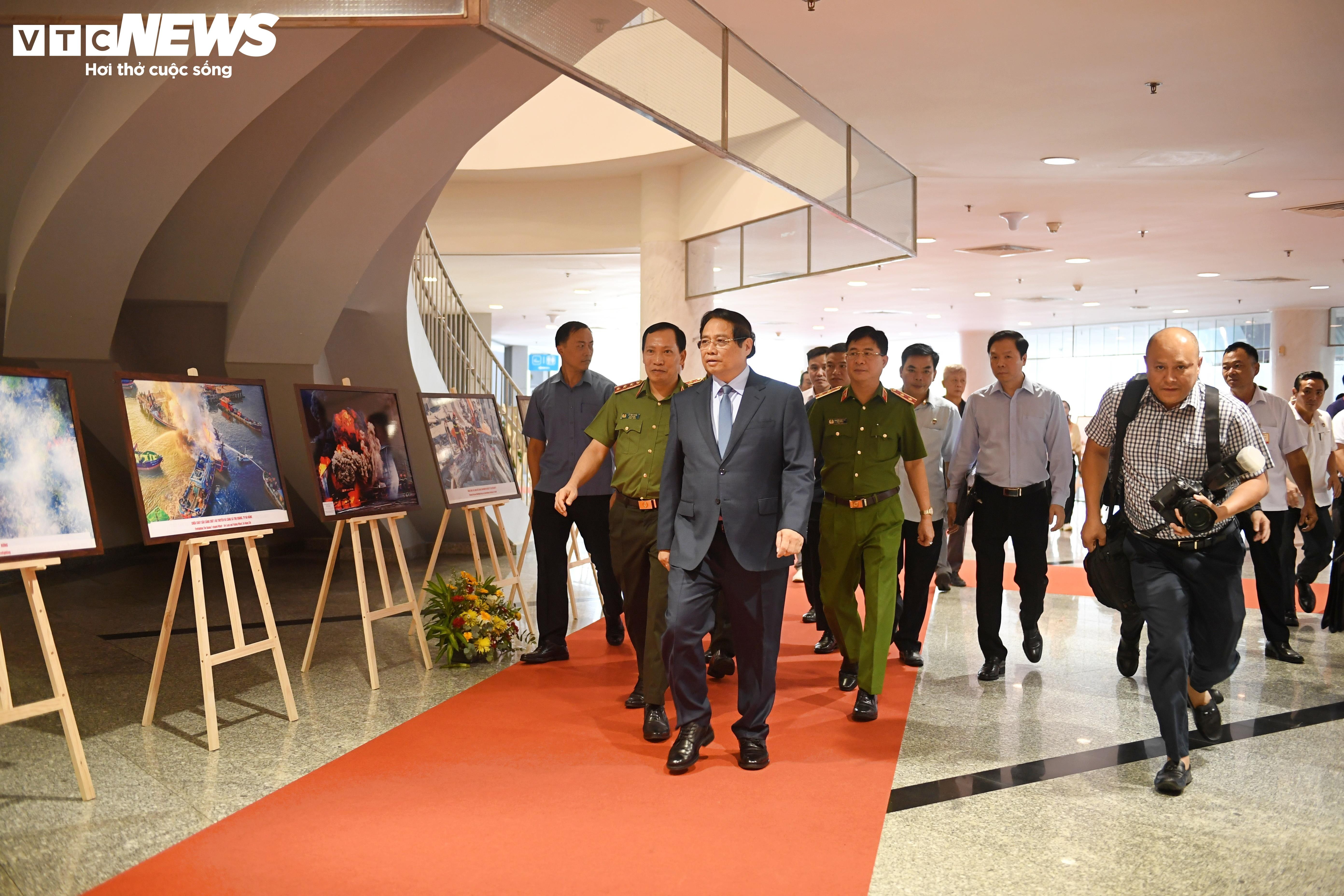 Thủ tướng dự diễn đàn PCCC, kêu gọi xây dựng xã hội an toàn, giảm rủi ro - 1