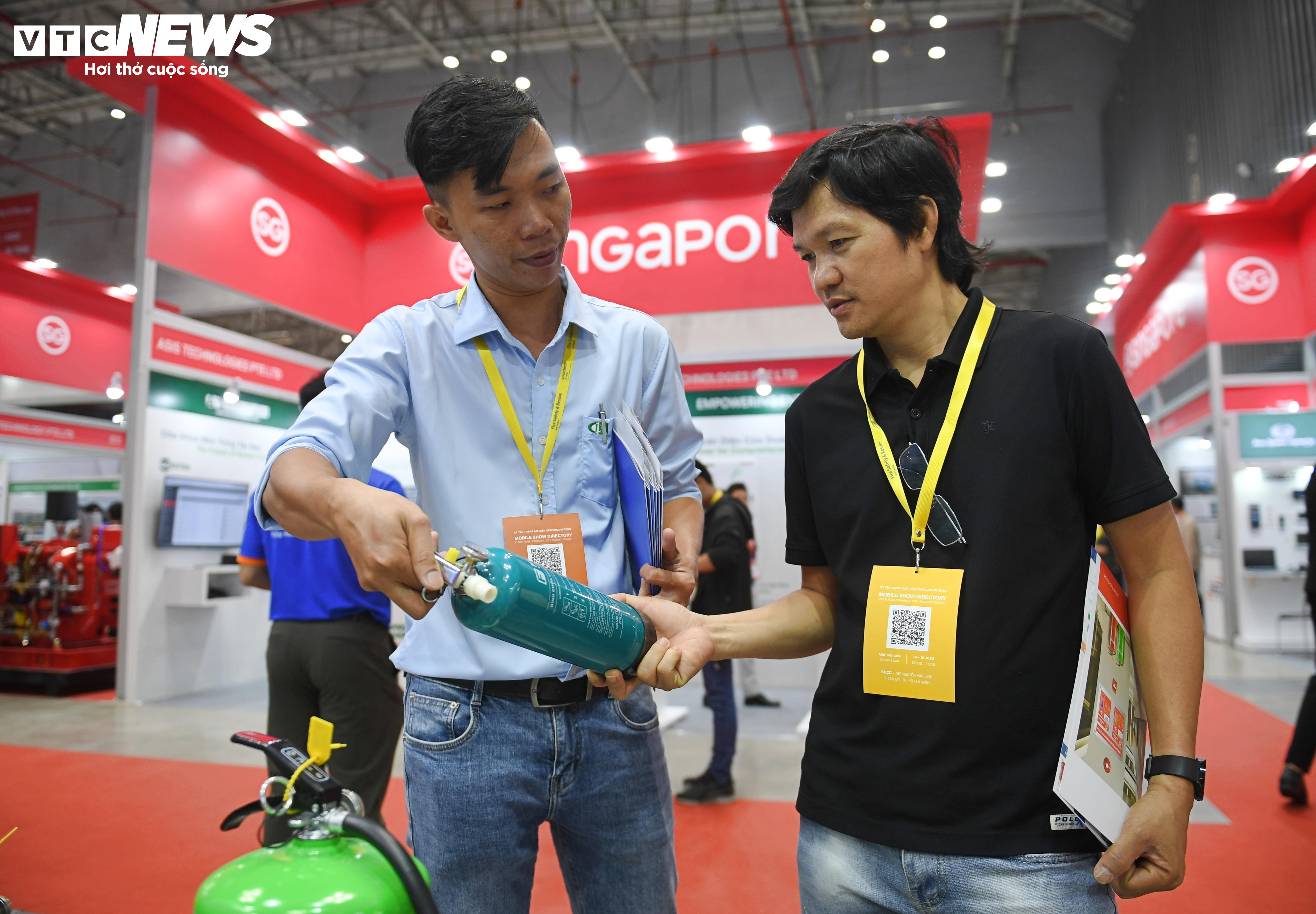 Thủ tướng dự diễn đàn PCCC, kêu gọi xây dựng xã hội an toàn, giảm rủi ro - 12