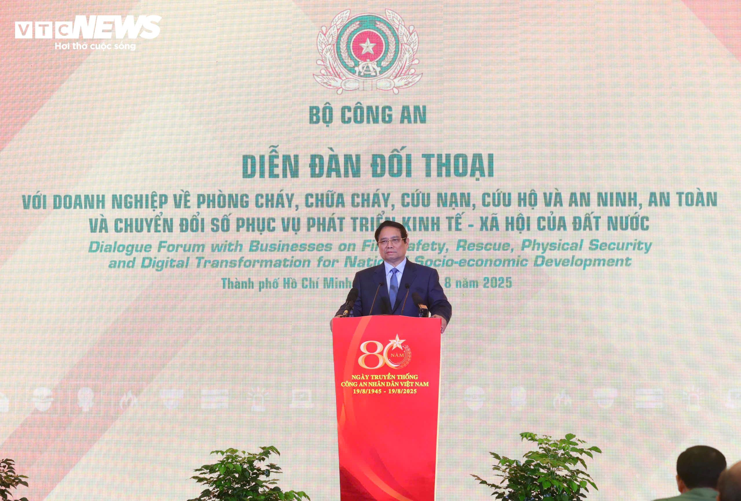 Thủ tướng dự diễn đàn PCCC, kêu gọi xây dựng xã hội an toàn, giảm rủi ro - 6