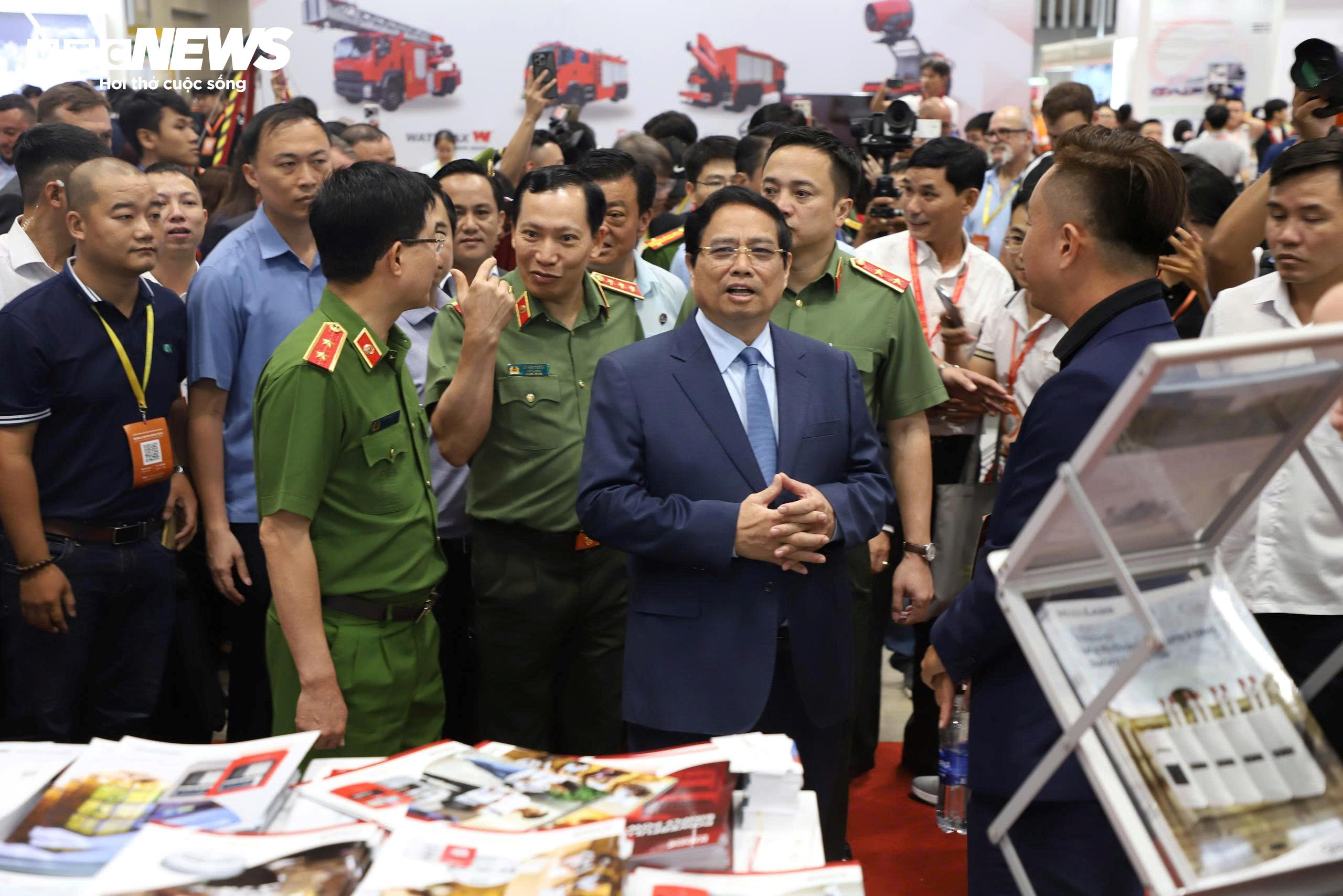 Thủ tướng dự diễn đàn PCCC, kêu gọi xây dựng xã hội an toàn, giảm rủi ro - 8