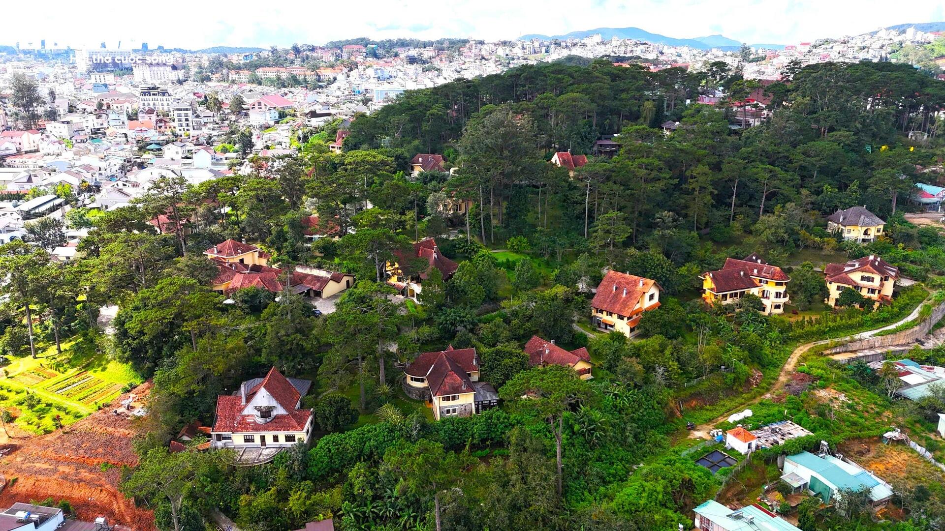 Hai mảnh đối lập của loạt biệt thự cổ được mệnh danh là 'báu vật' ở Đà Lạt - 2