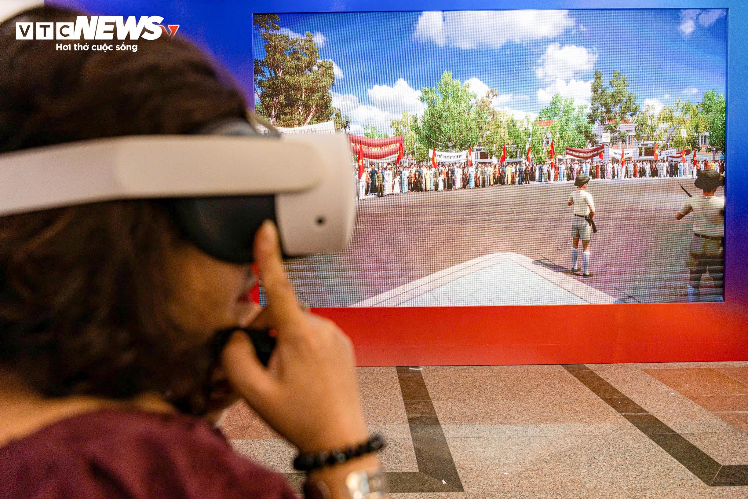 Không gian triển lãm VR 'Trở về thời khắc thiêng liêng' trước giờ G - 9