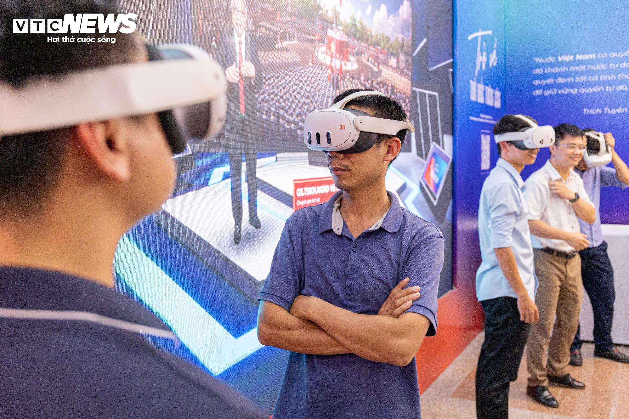 Không gian triển lãm VR 'Trở về thời khắc thiêng liêng' trước giờ G - 5