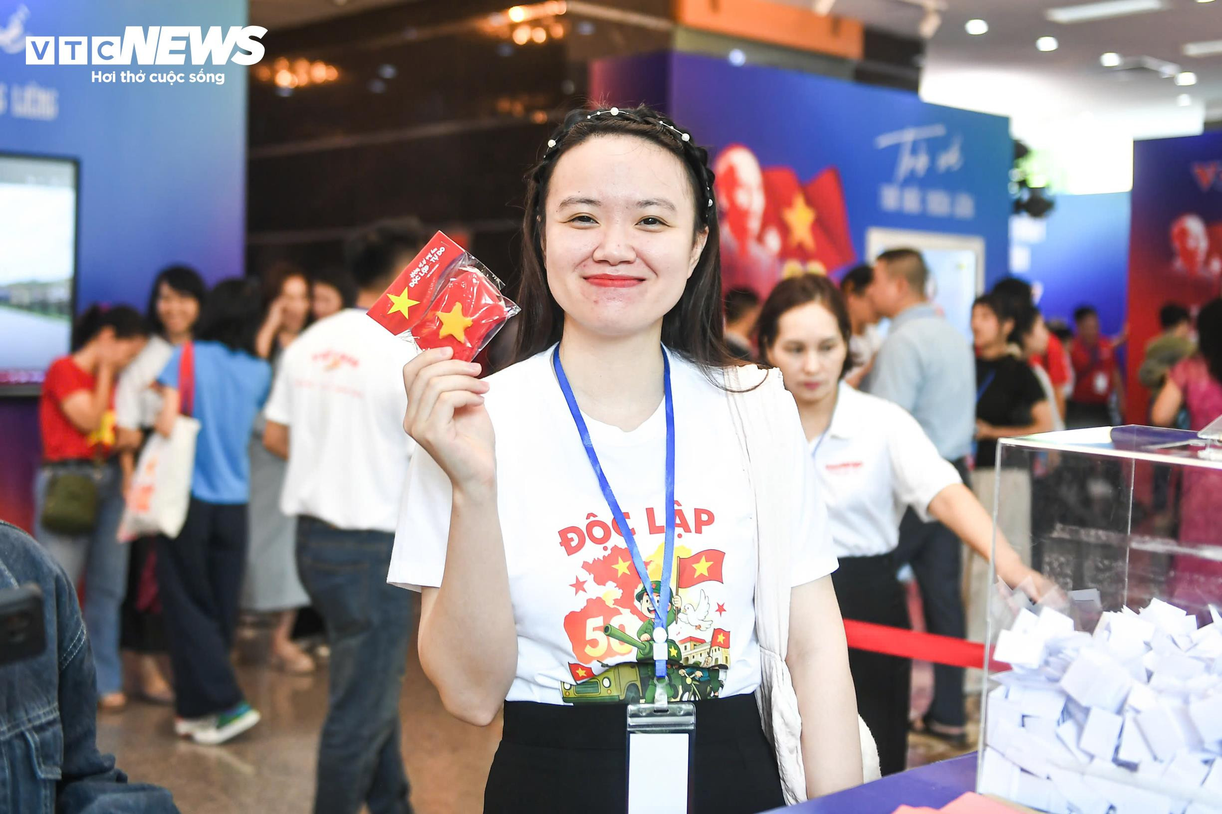 8.000 món quà ý nghĩa nối dài cảm xúc tại 'Trở về thời khắc thiêng liêng' - 17