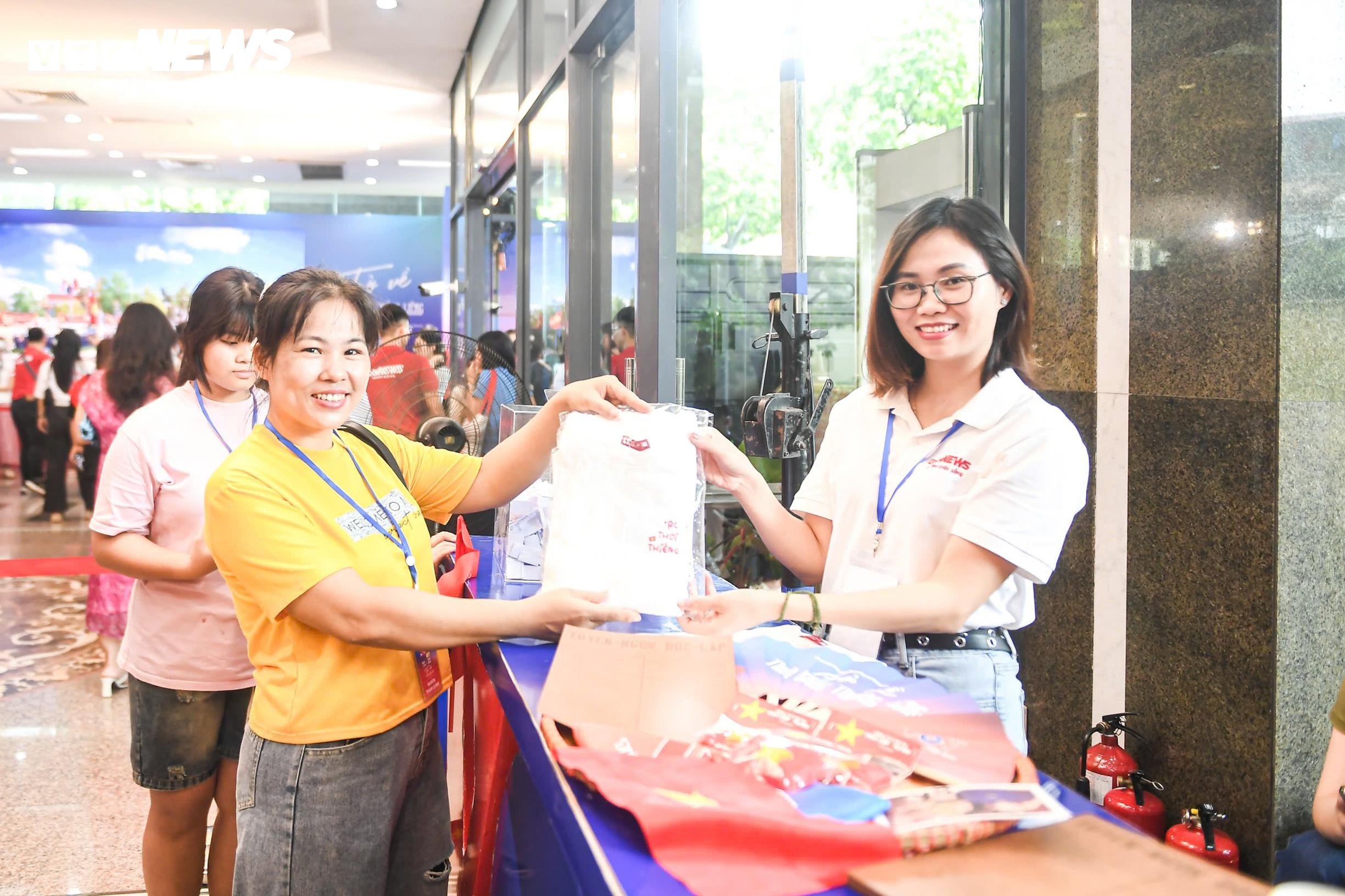 8.000 món quà ý nghĩa nối dài cảm xúc tại 'Trở về thời khắc thiêng liêng' - 6