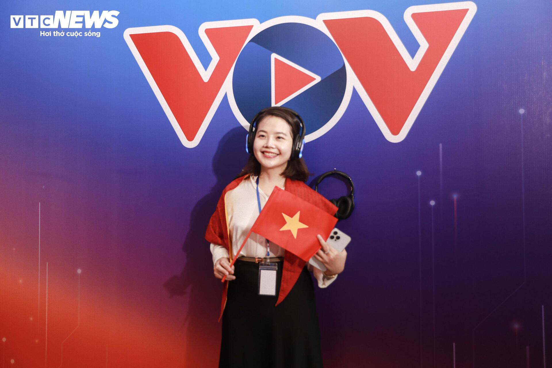 Những khán giả đầu tiên trải nghiệm 'Trở về thời khắc thiêng liêng' - 15