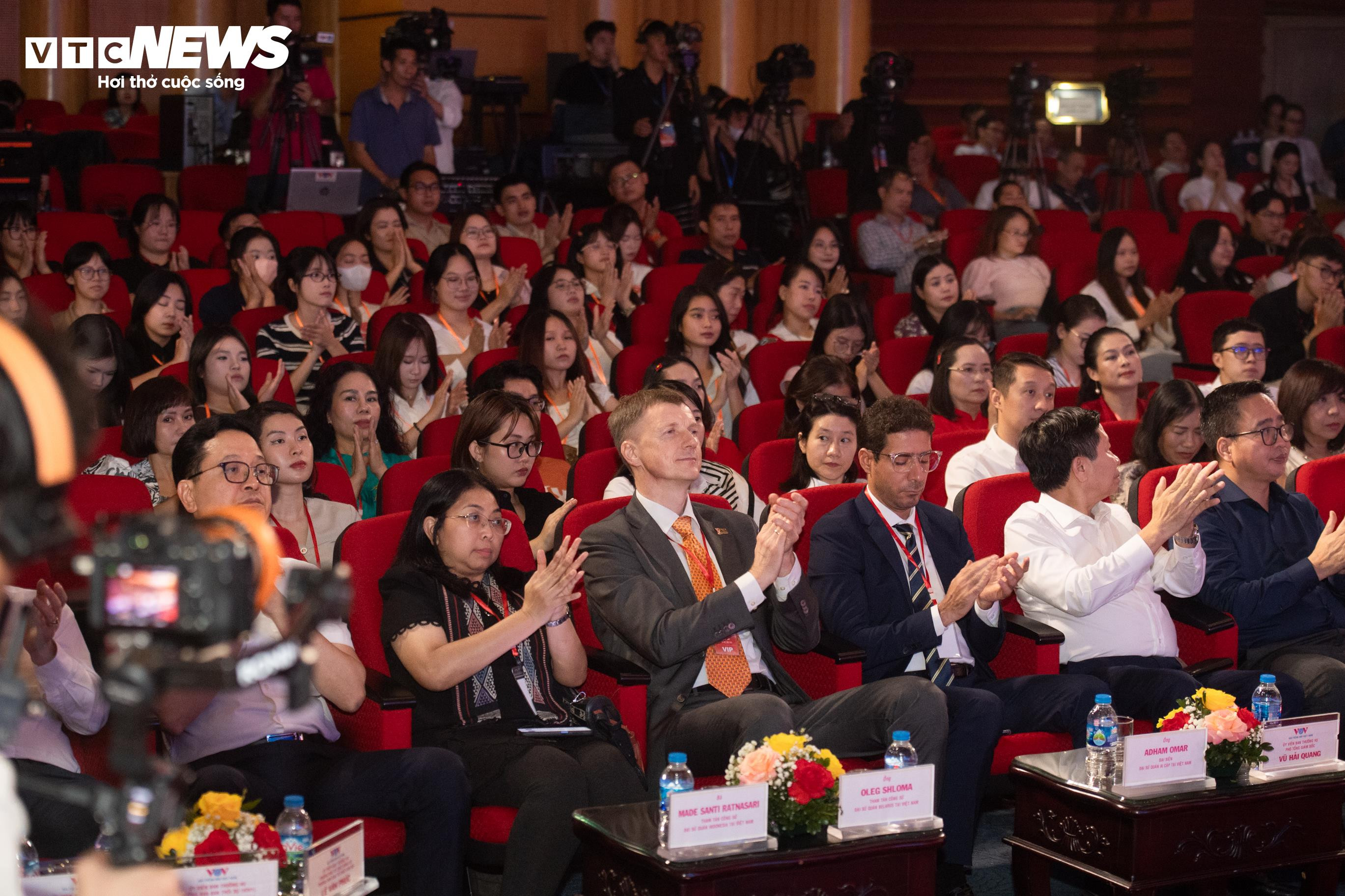 Toàn cảnh lễ công bố dự án trải nghiệm 'Trở về thời khắc thiêng liêng' - 3