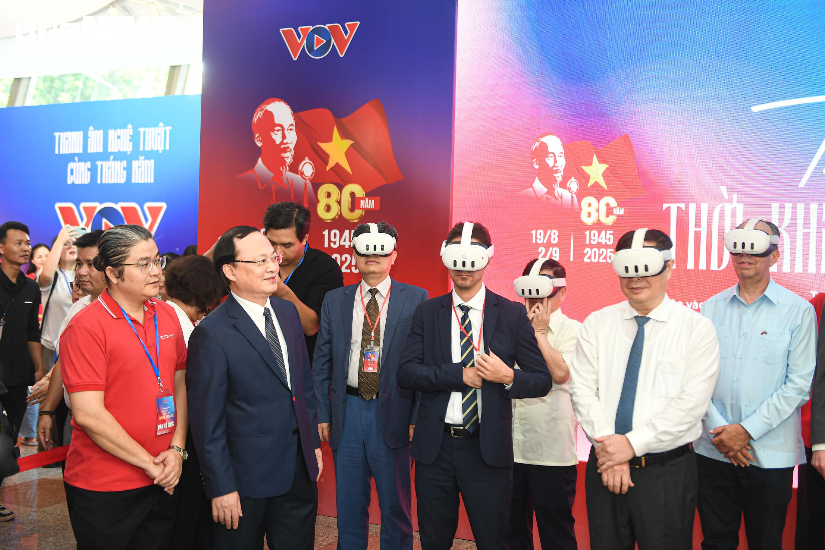 Toàn cảnh lễ công bố dự án trải nghiệm 'Trở về thời khắc thiêng liêng' - 13