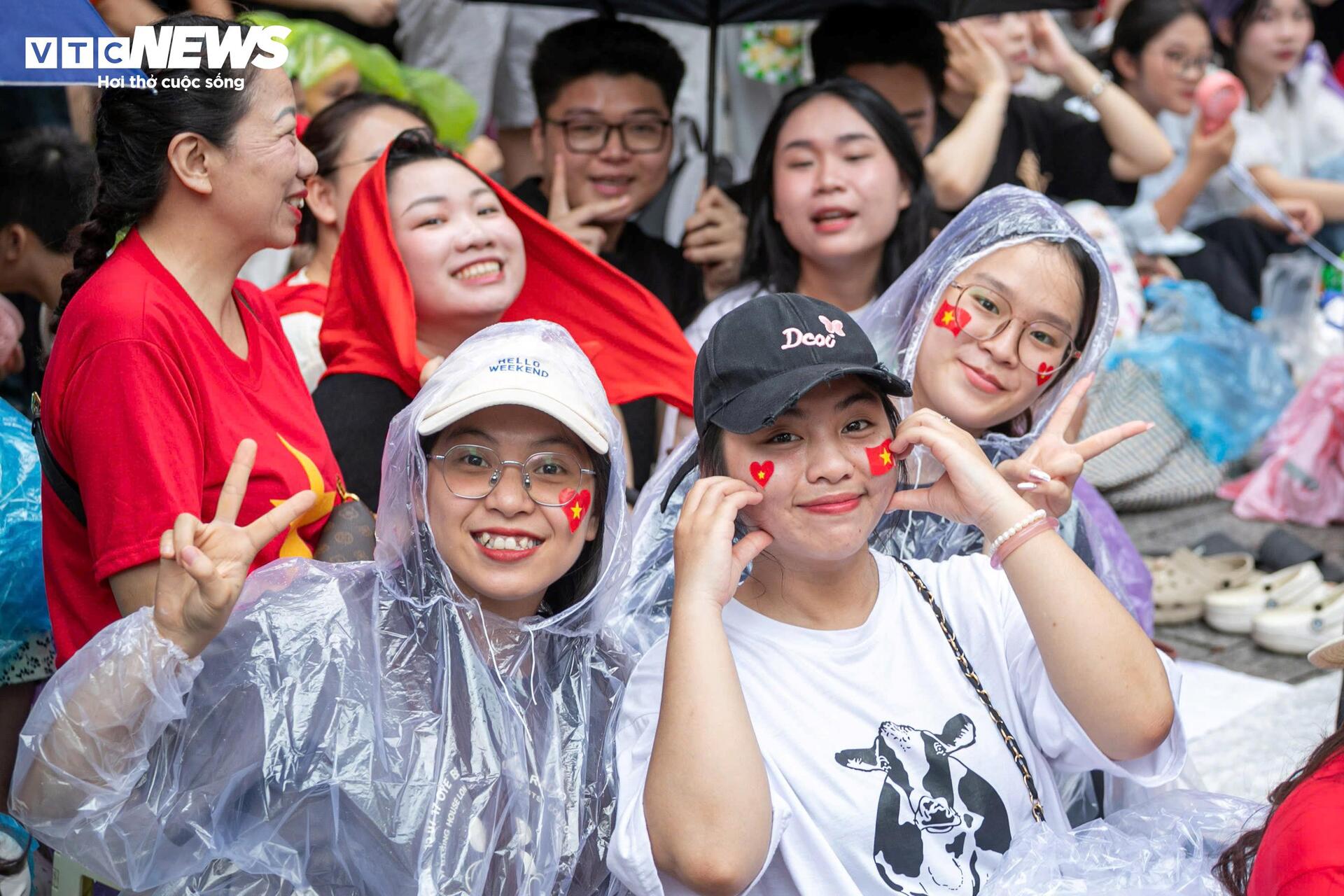 Nghìn người đội mưa, hát vang 'Như có Bác Hồ trong ngày vui đại thắng' - 6