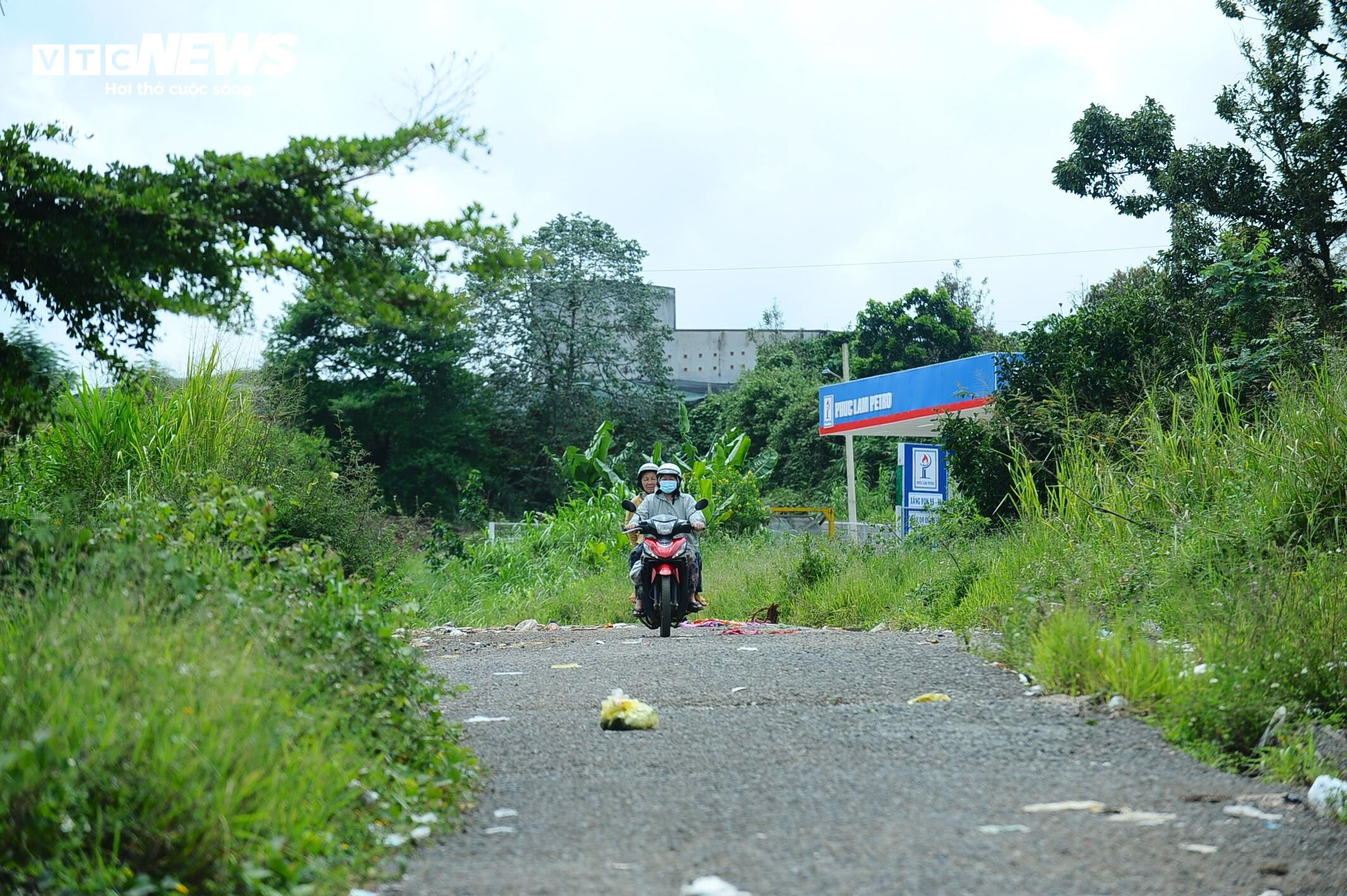 Hiện trạng 'nát bươm' của tuyến đường tránh 800 tỷ đứng im gần 5 năm ở Lâm Đồng - 7