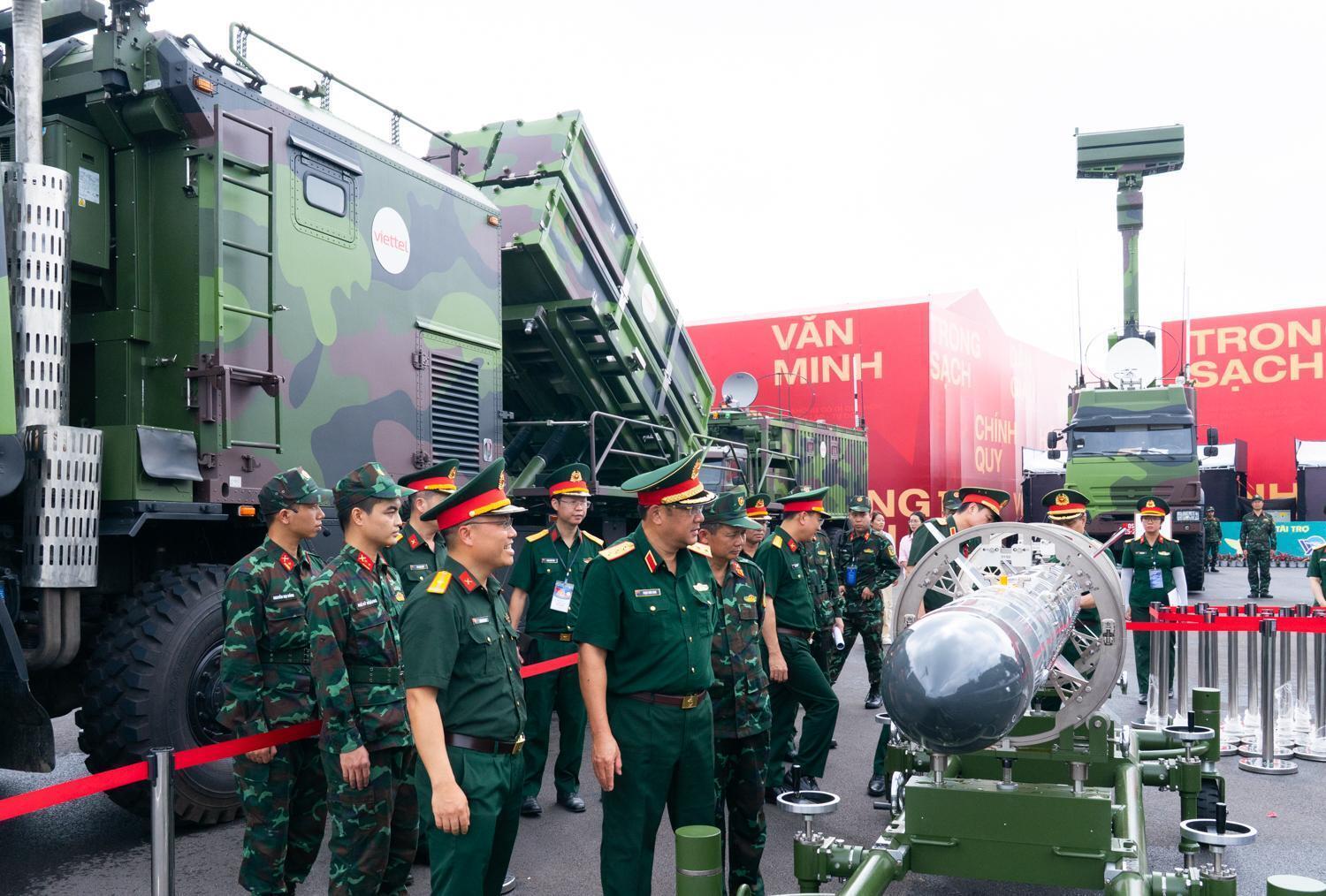 Cận cảnh pháo tự hành, radar hiện đại do Việt Nam tự sản xuất - 3
