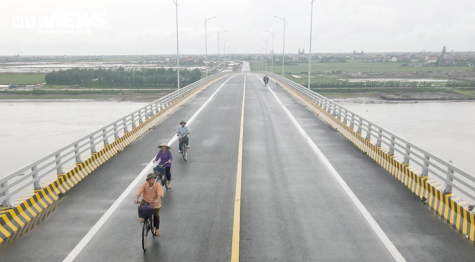 Chiêm ngưỡng cầu sông Hồng gần 1.000 tỷ đồng nối Hưng Yên với Ninh Bình - 6