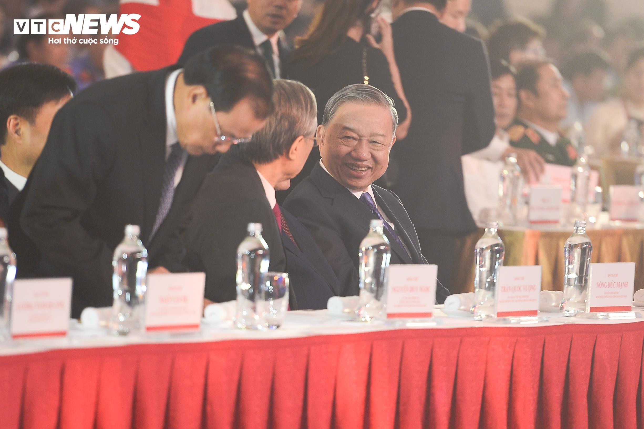 Lãnh đạo Đảng và Nhà nước dự lễ khai mạc Triển lãm thành tựu đất nước - 9