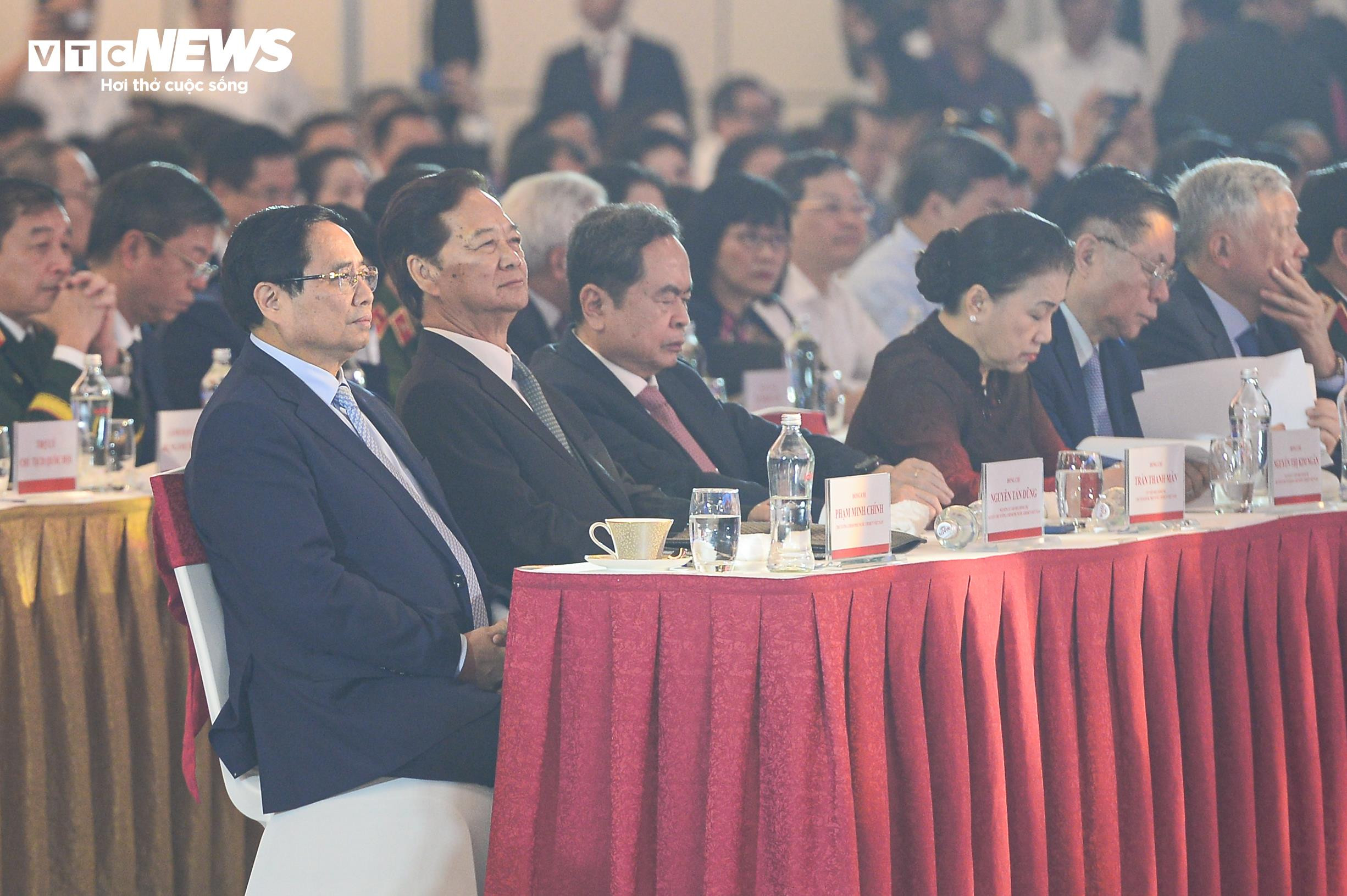 Lãnh đạo Đảng và Nhà nước dự lễ khai mạc Triển lãm thành tựu đất nước - 11