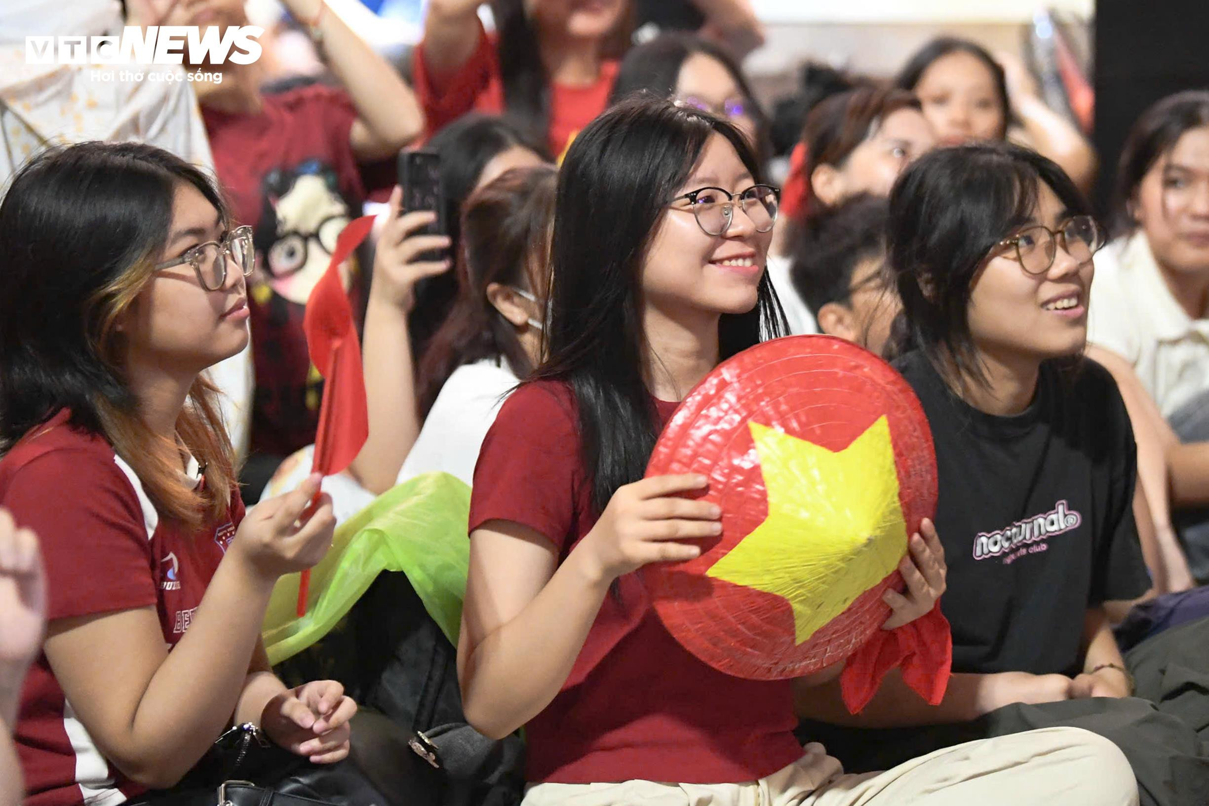Chiến sĩ giao lưu, hát cùng người dân trước giờ tổng duyệt diễu binh A80 - 9