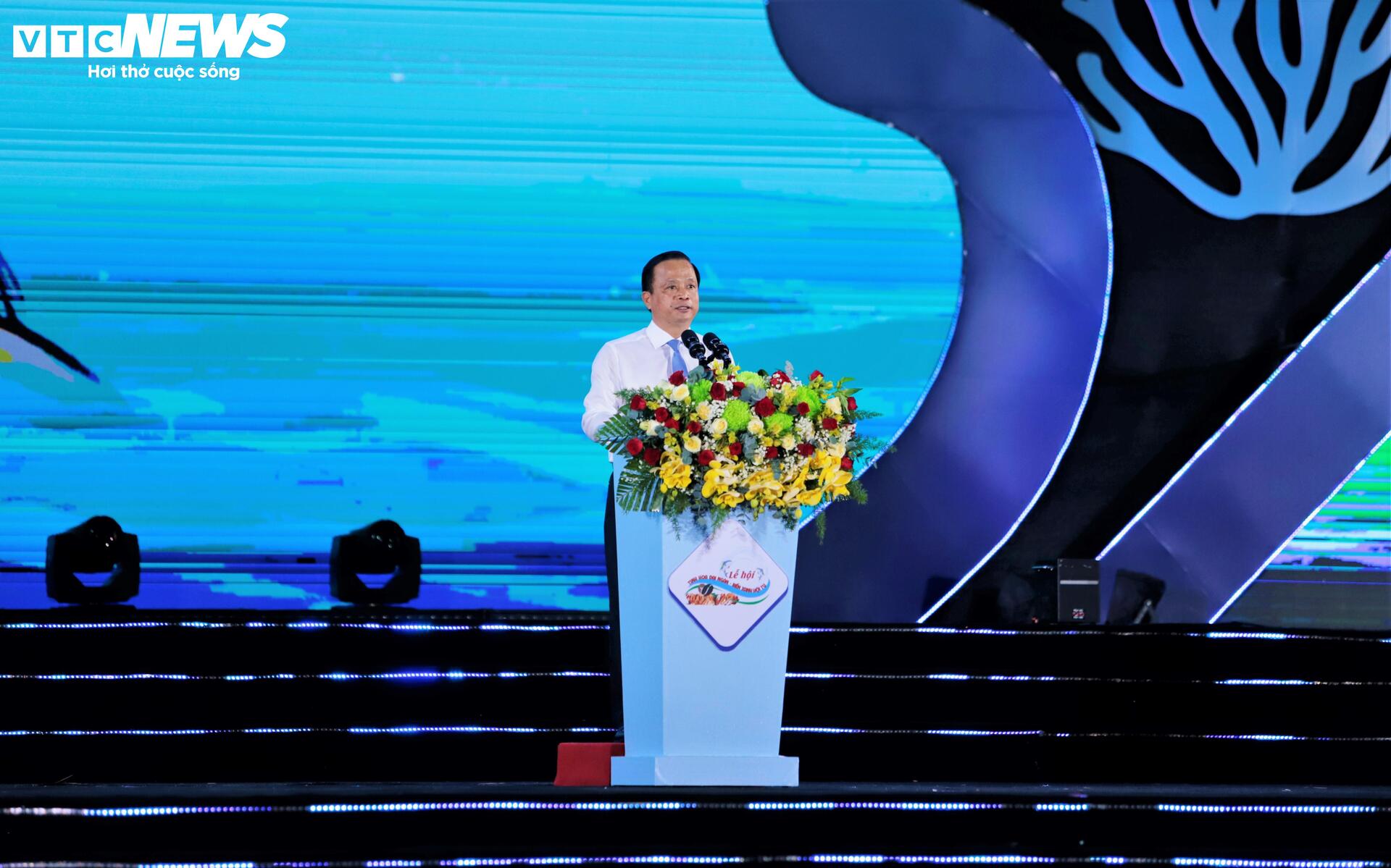 'Tinh hoa đại ngàn, biển xanh hội tụ': Thanh âm cồng chiêng hòa cùng nhịp sóng - 11